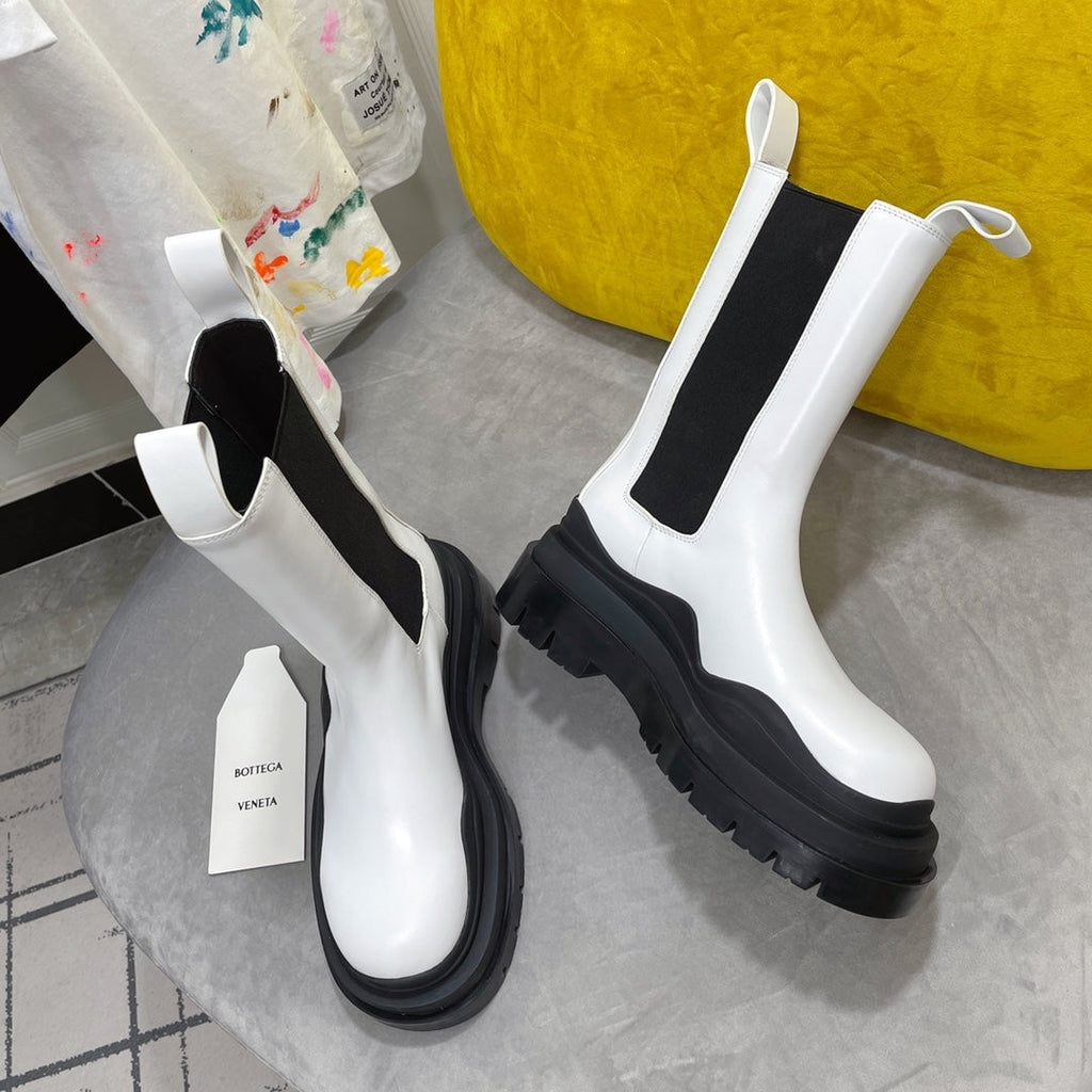 BOTTEGA VENETA TIRE CHELSEA BOOT IN WHITE MIX BLACK CALFSKIN