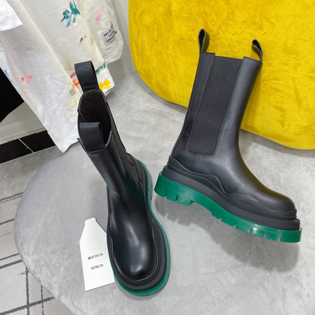 BOTTEGA VENETA TIRE CHELSEA BOOT IN BLACK MIX TEAL GREEN CALFSKIN