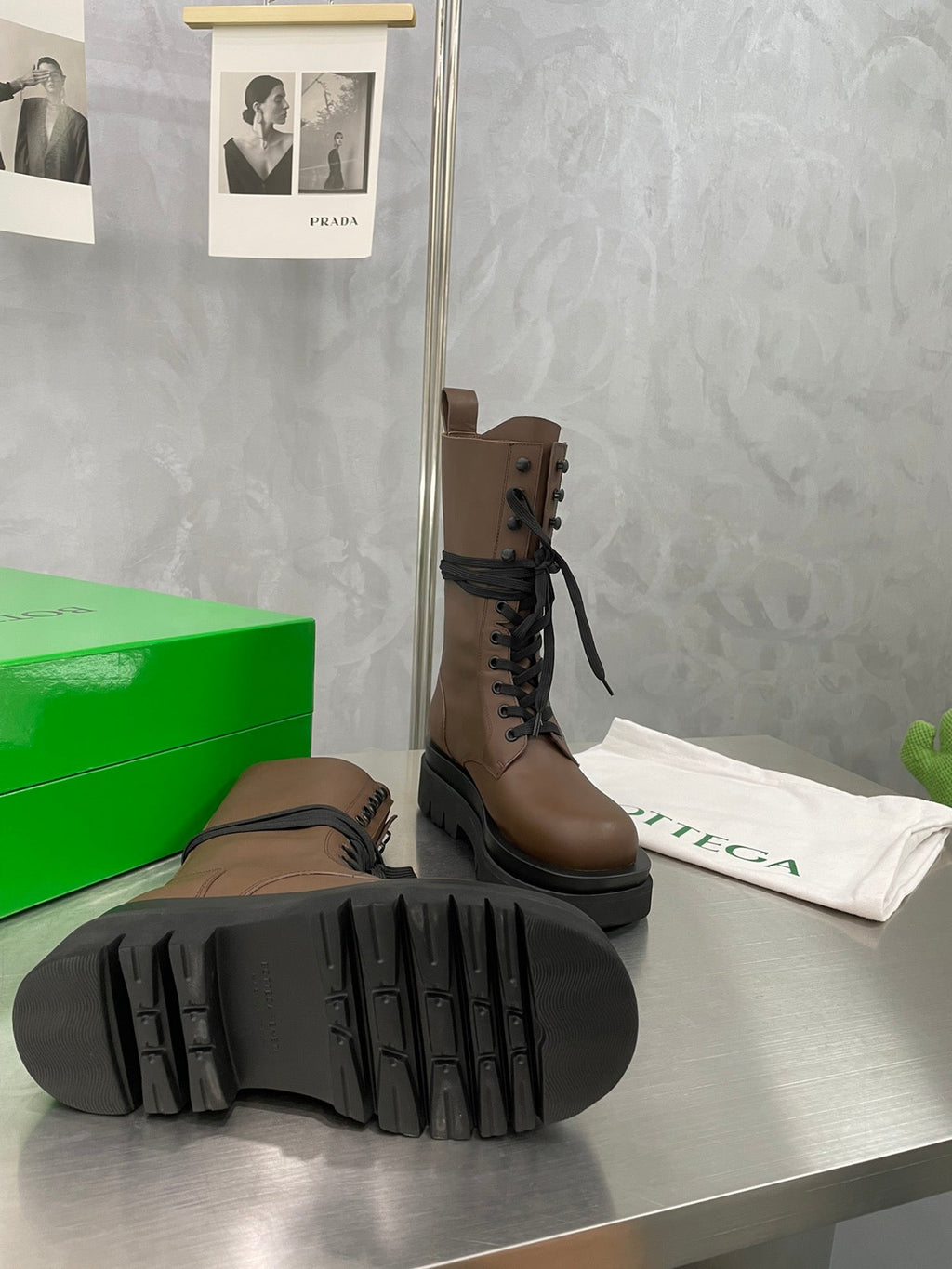 BOTTEGA VENETA LUG LACE-UP BOOT IN CHOCOLATE BROWN CALFSKIN 7 CM