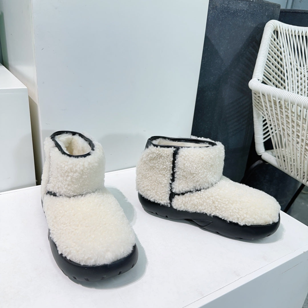 BOTTEGA VENETA MINI ANKLE BOOT IN WHITE SHEARLING WITH BLACK ULTRA LIGHTWEIGHT RUBBER OUTSOLE