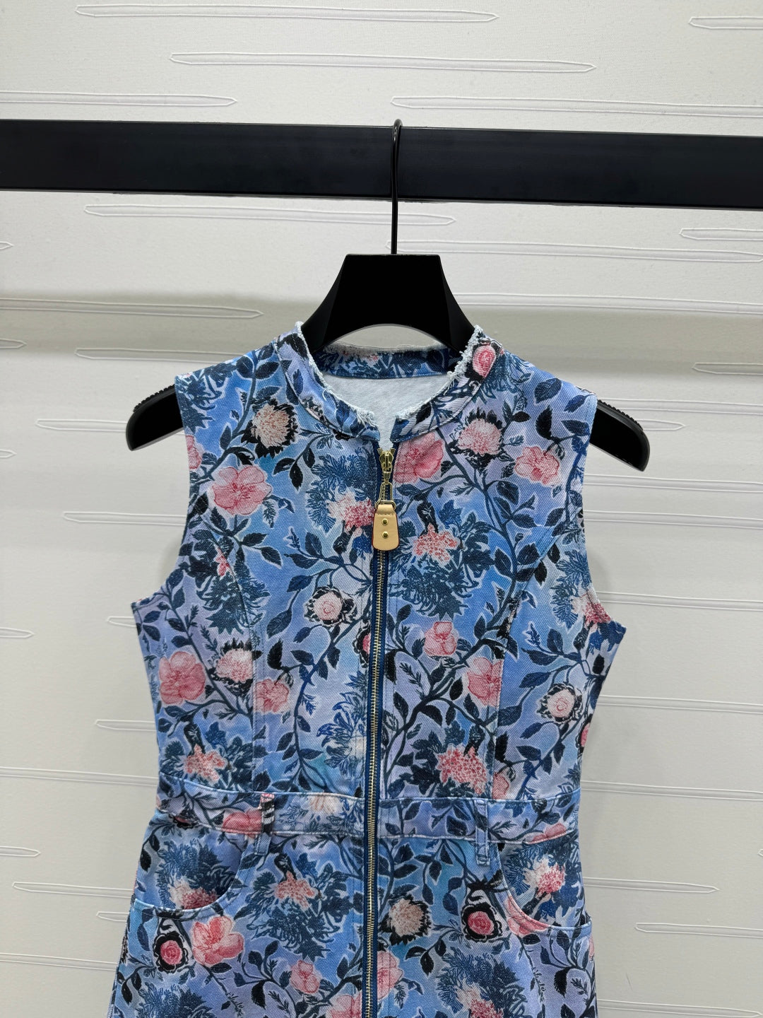 LOUIS VUITTON LV 25S ROUND NECK SLEEVELESS DRESS 264202