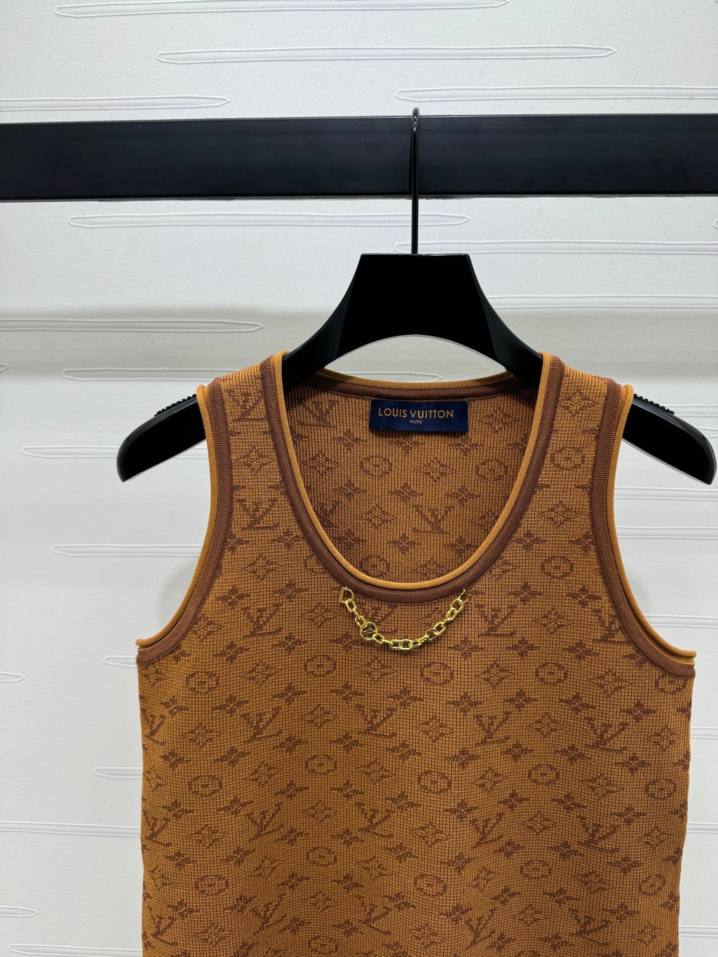 LOUIS VUITTON LV ROUND-NECK KNITTED SLEEVELESS VEST 274937