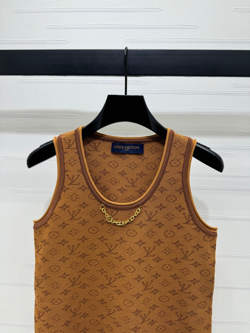 LOUIS VUITTON LV ROUND-NECK KNITTED SLEEVELESS VEST 274937