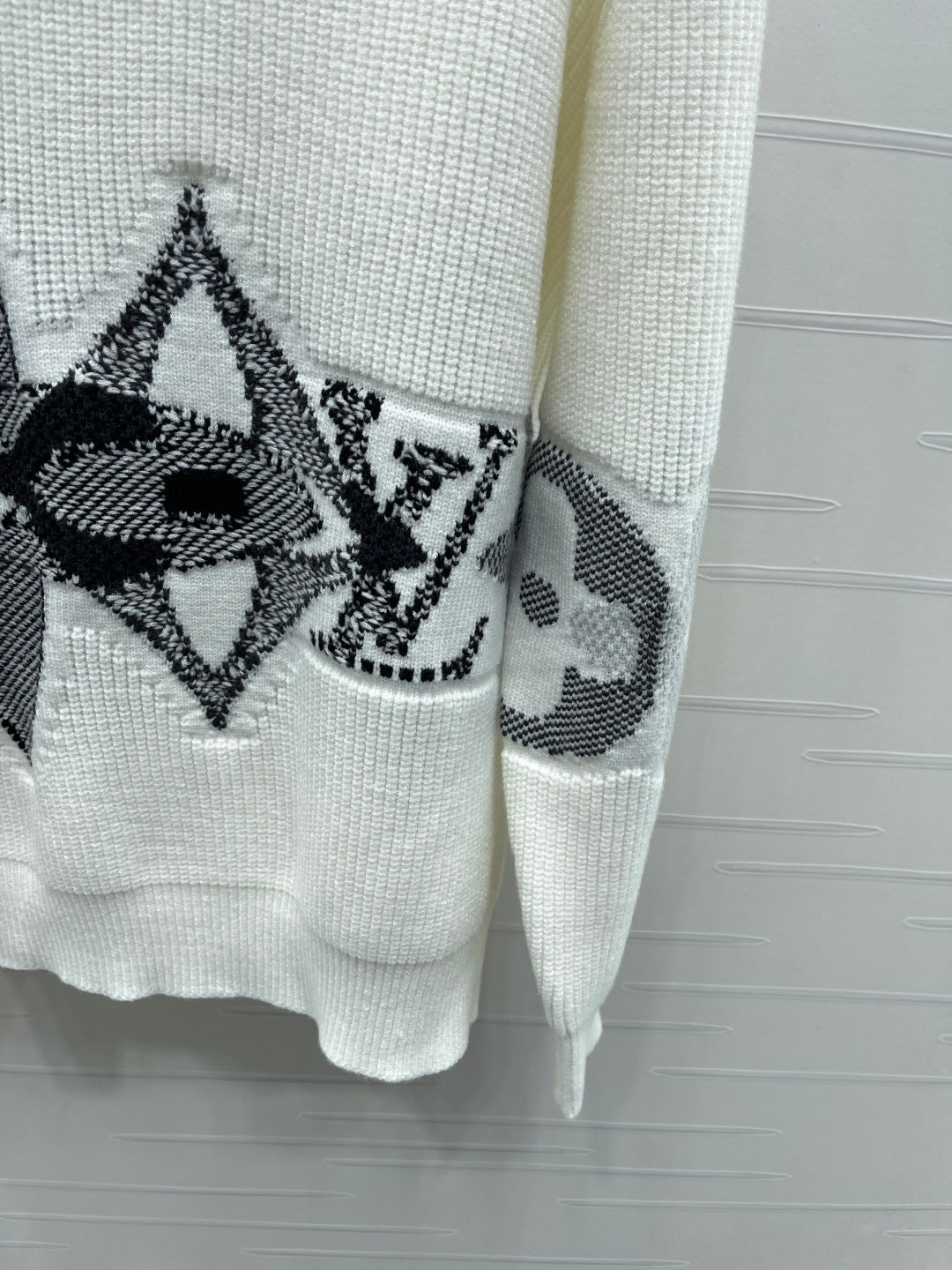 LOUIS VUITTON LV 25S SWEATER 0086