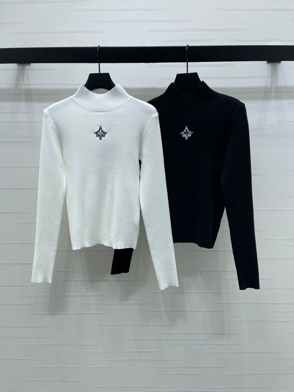 LOUIS VUITTON LV 25S LOGO-EMBROIDERED SWEATER 0088