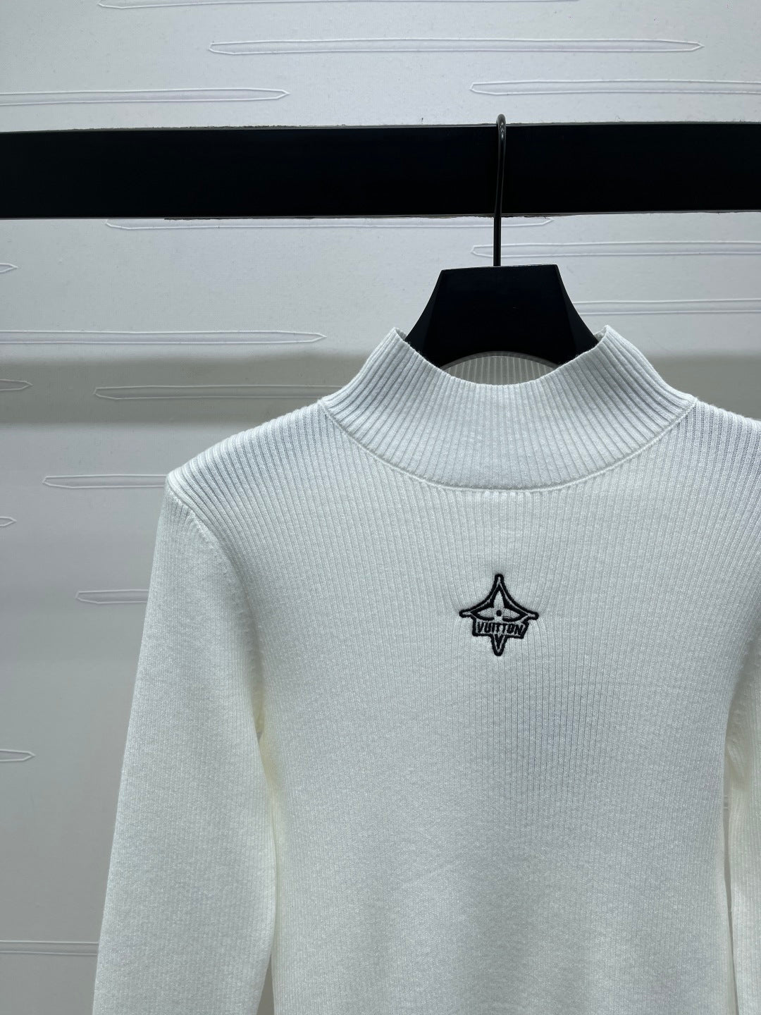 LOUIS VUITTON LV 25S LOGO-EMBROIDERED SWEATER 0088