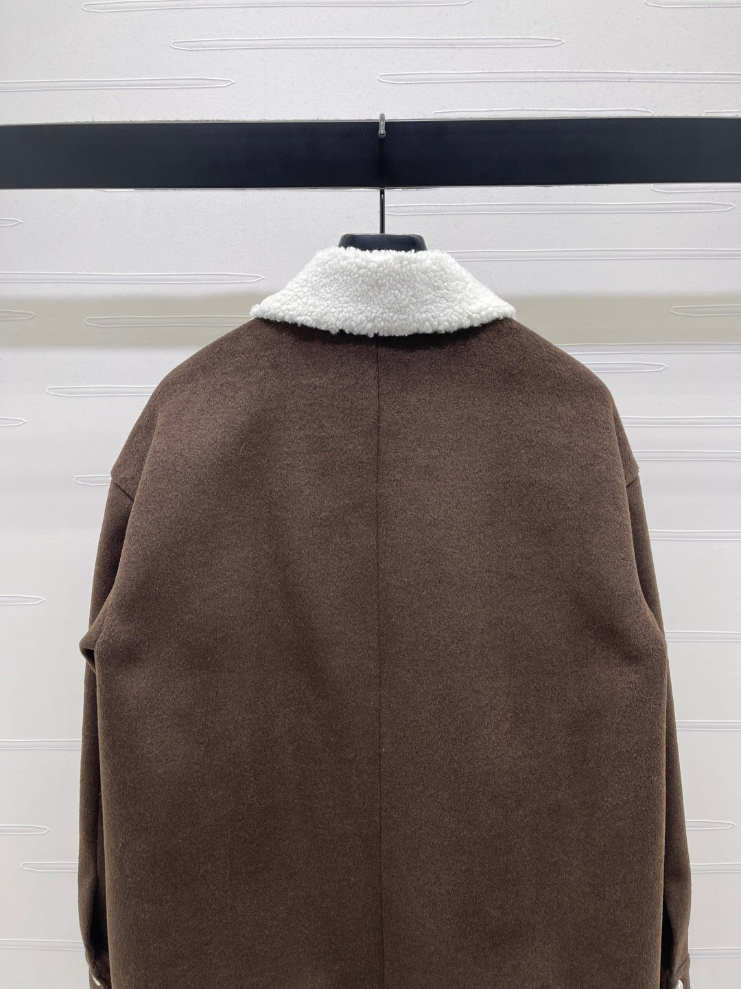 LOUIS VUITTON LV 25S KNITTED CARDIGAN WITH SHEARLING COLLAR 0153