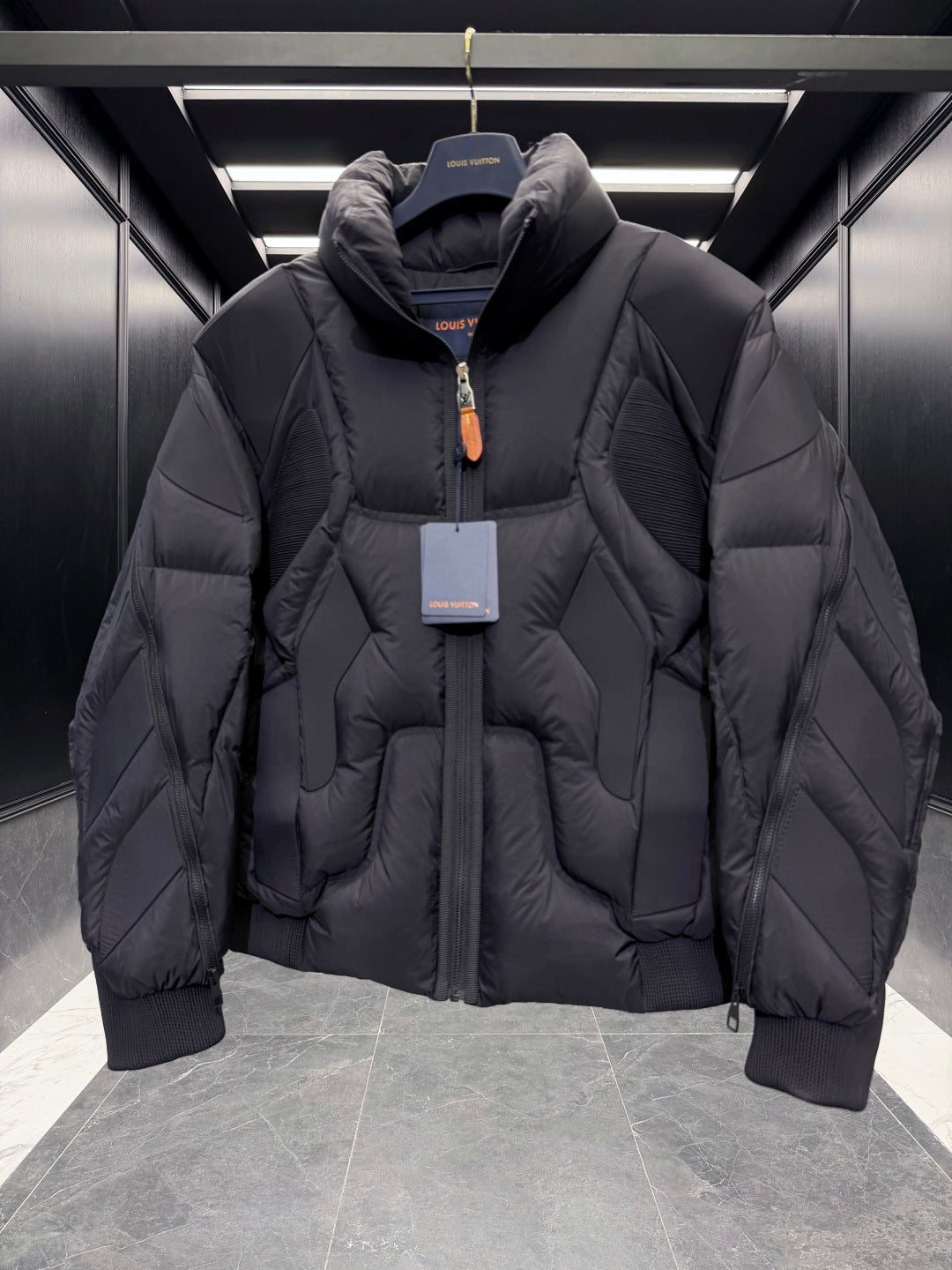 LOUIS VUITTON LV 25S DOWN JACKET 574436