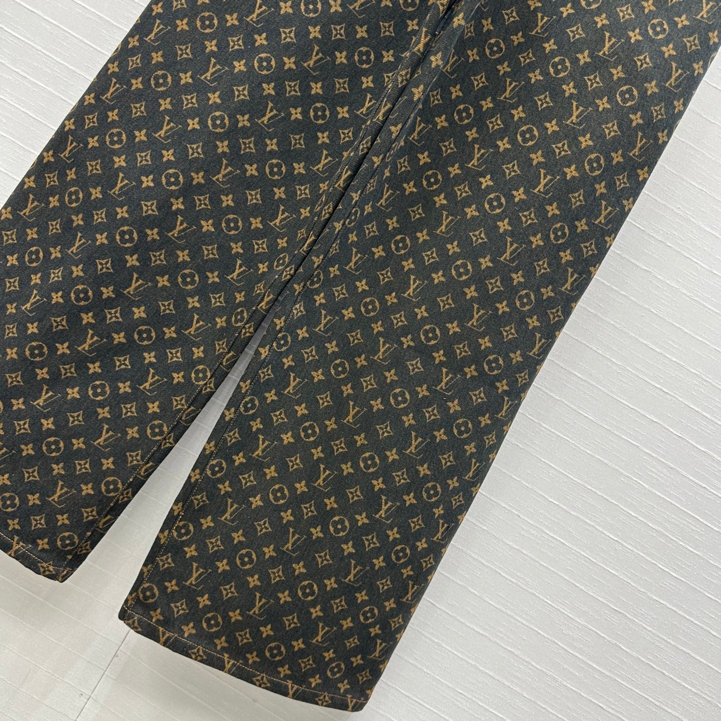 LOUIS VUITTON LV DENIM PANTS WITH LOGO 264395
