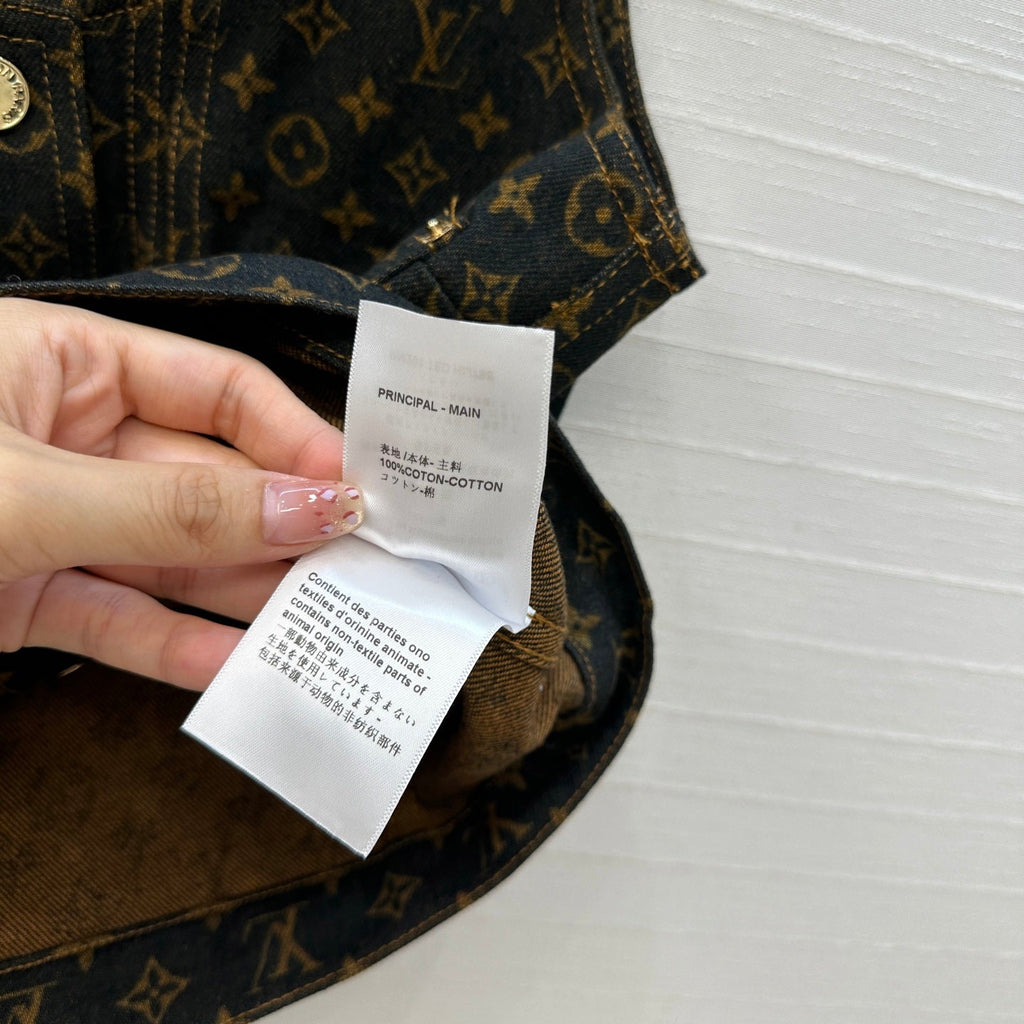 LOUIS VUITTON LV DENIM SLEEVELESS TOP WITH LOGO 264405