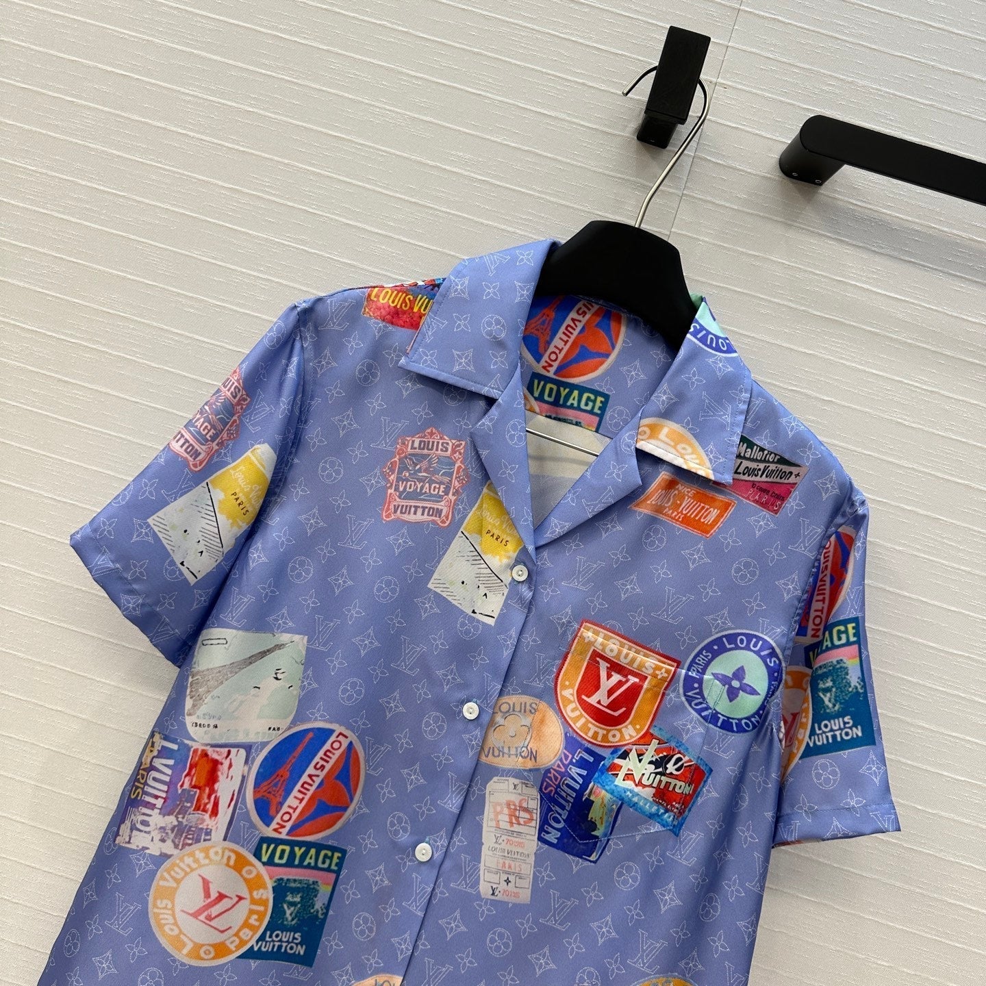 LOUIS VUITTON LV SHORT-SLEEVE PRINTED SILK BLOUSE 268222