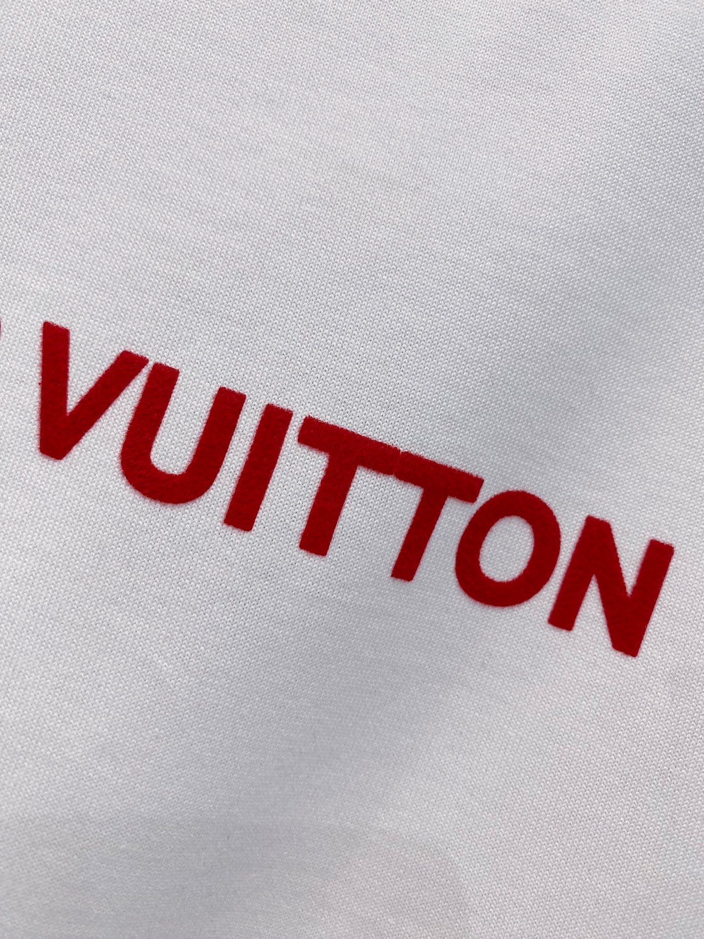 LOUIS VUITTON LV T-SHIRT IN WHITE COTTON RED LOGO 238834