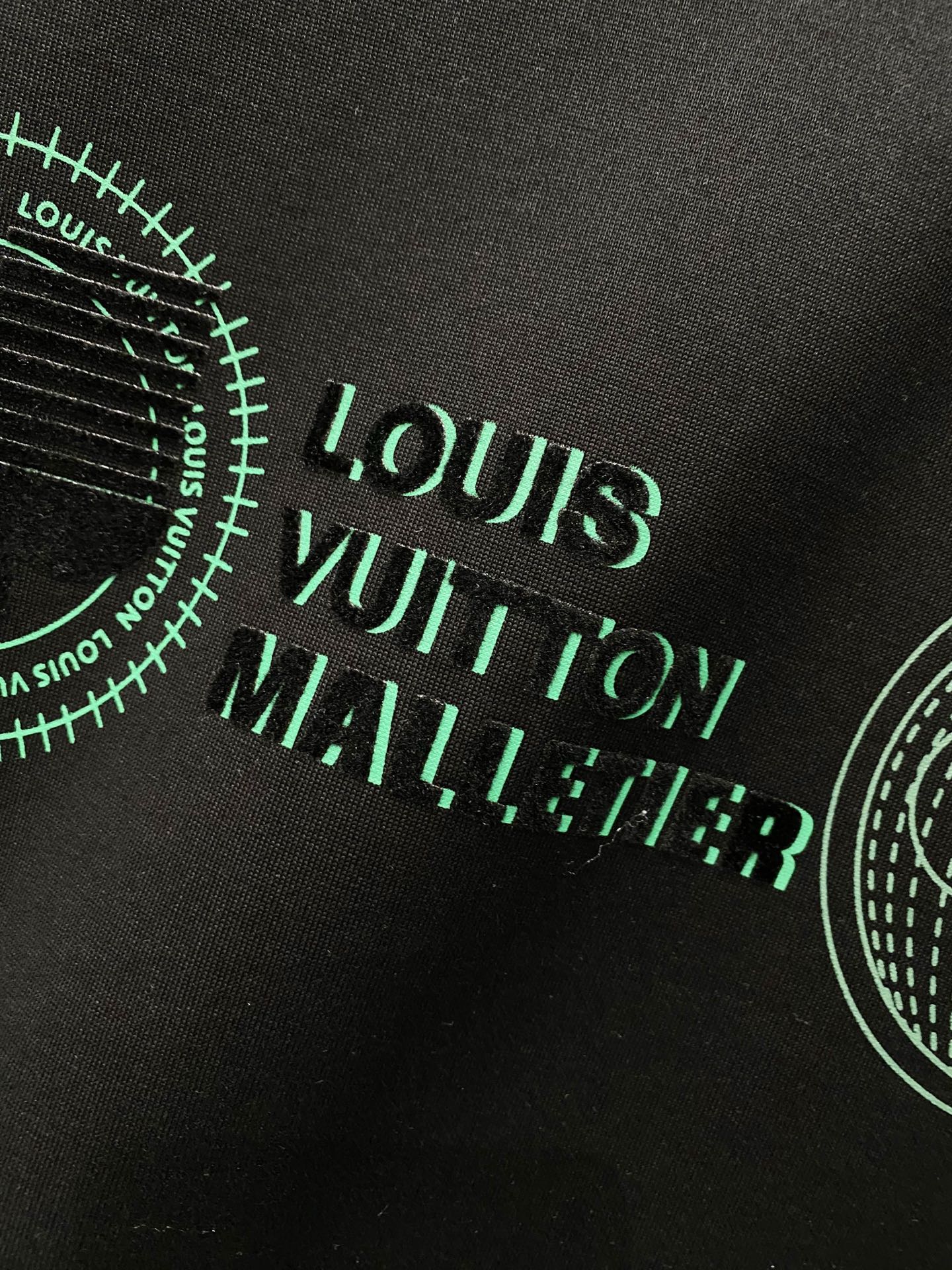 LOUIS VUITTON LV BLACK COTTON T-SHIRT GREEN LOGO PRINT 238842