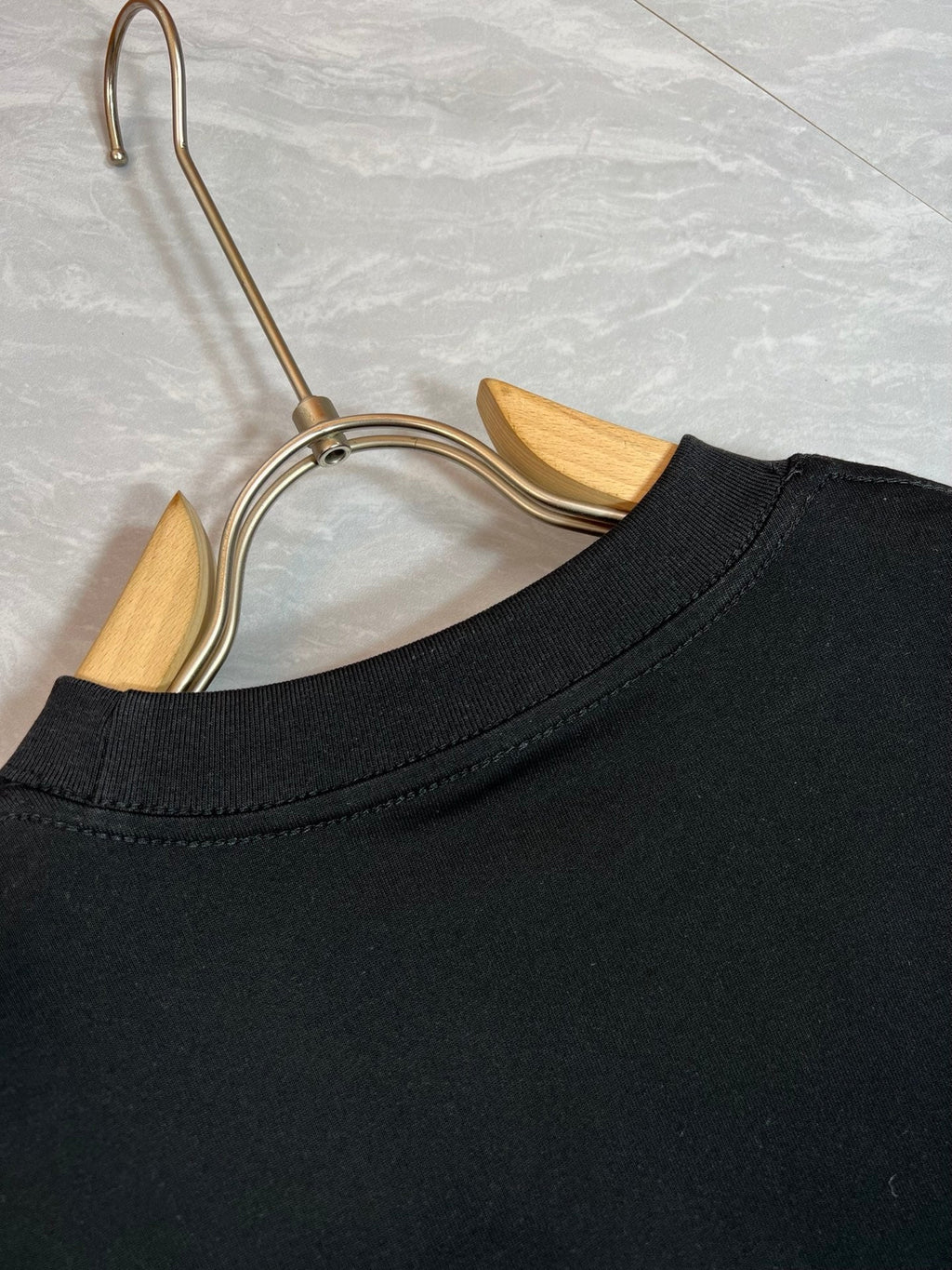 LOUIS VUITTON LV T-SHIRT IN BLACK PURE COTTON COLORFUL LOGO 238924