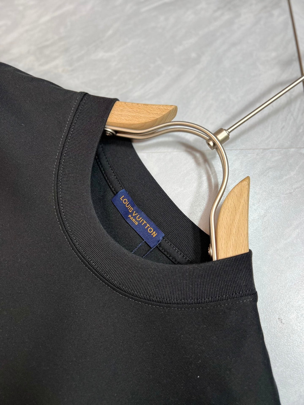 LOUIS VUITTON LV T-SHIRT IN BLACK PURE COTTON 238922