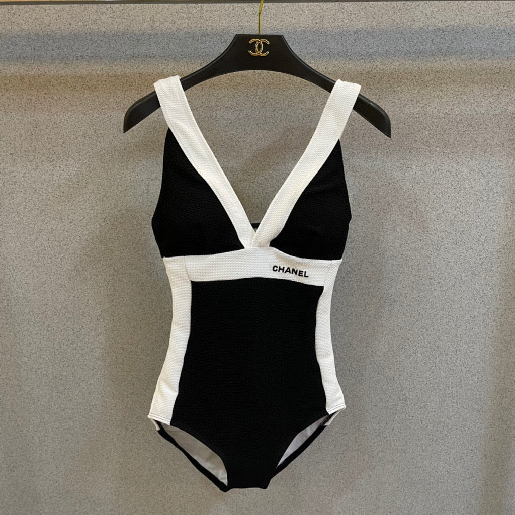 CHANEL BIKINI SWIMSUIT SET IN BLACK AND WHITE 573554