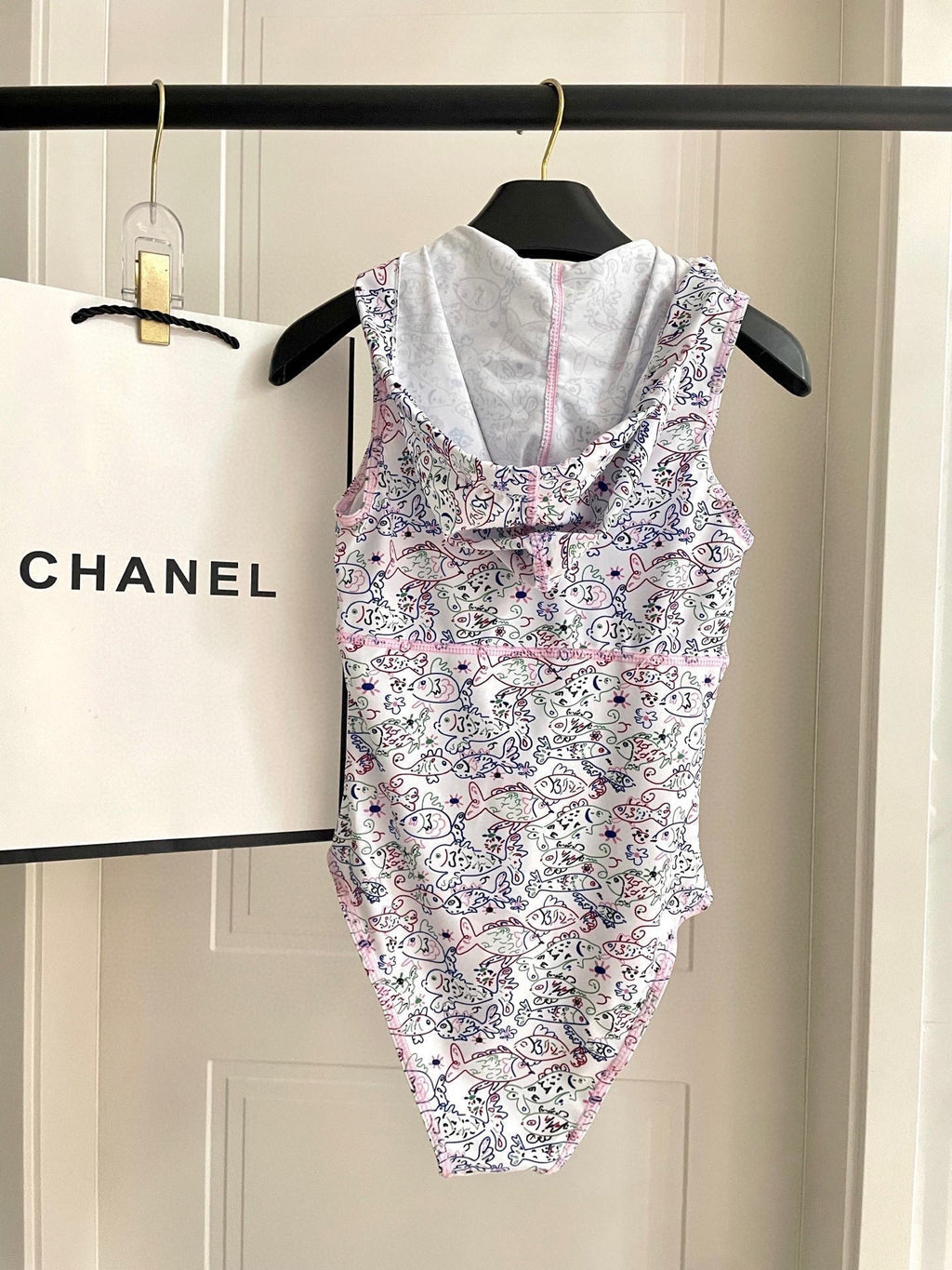 CHANEL BIKINI SWIMSUIT SET IN WHITE AND FISH COLORFUL PRINTED 604253