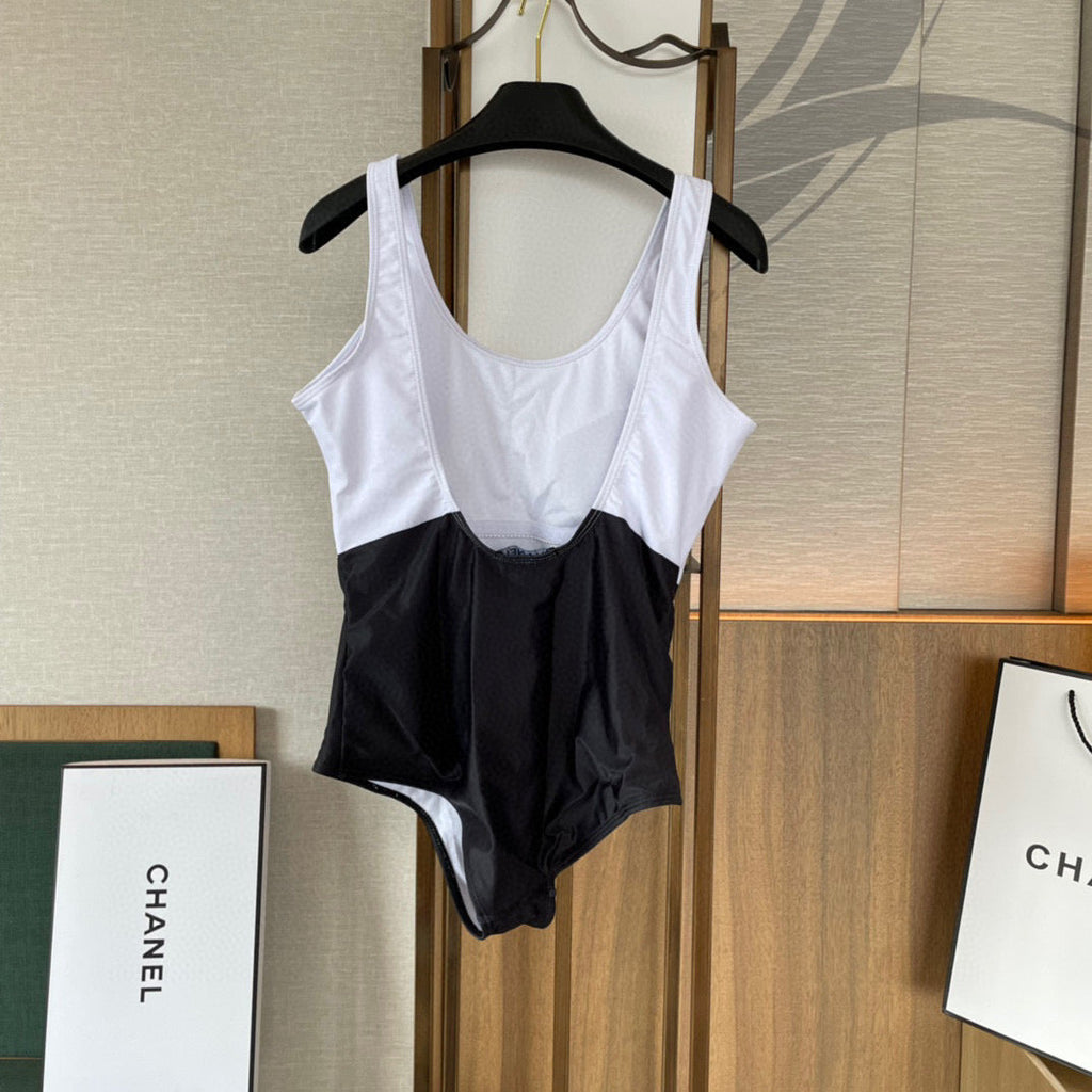 CHANEL BIKINI SWIMSUIT SET IN BLACK AND WHITE 613717