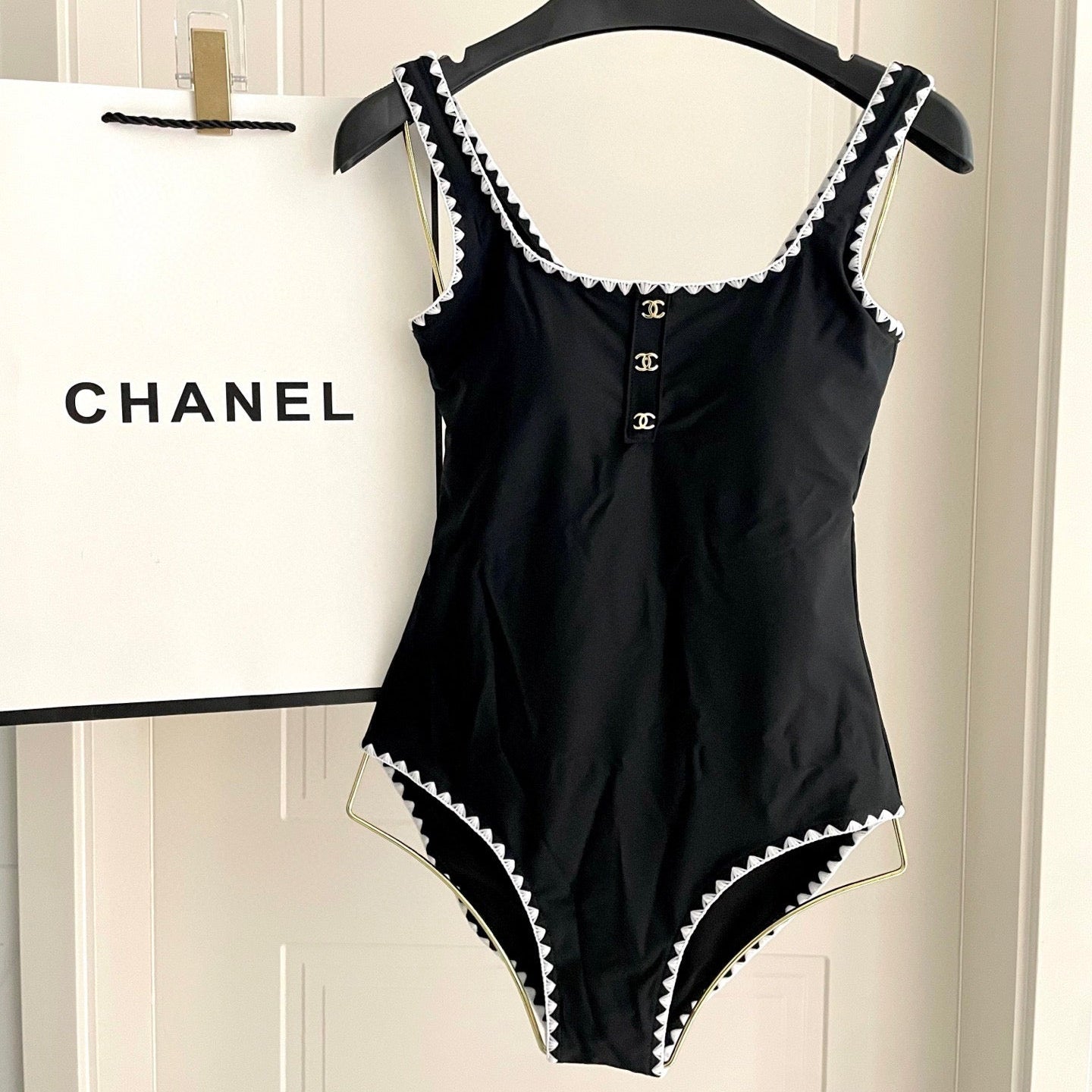 CHANEL BIKINI SWIMSUIT SET IN BLACK AND WHITE TRIM 622173
