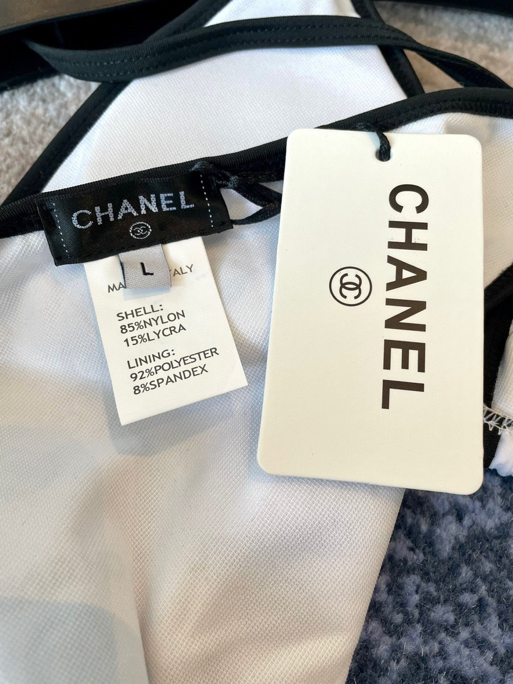 CHANEL BIKINI SWIMSUIT IN WHITE AND BLACK LOGO PRINTED 627826
