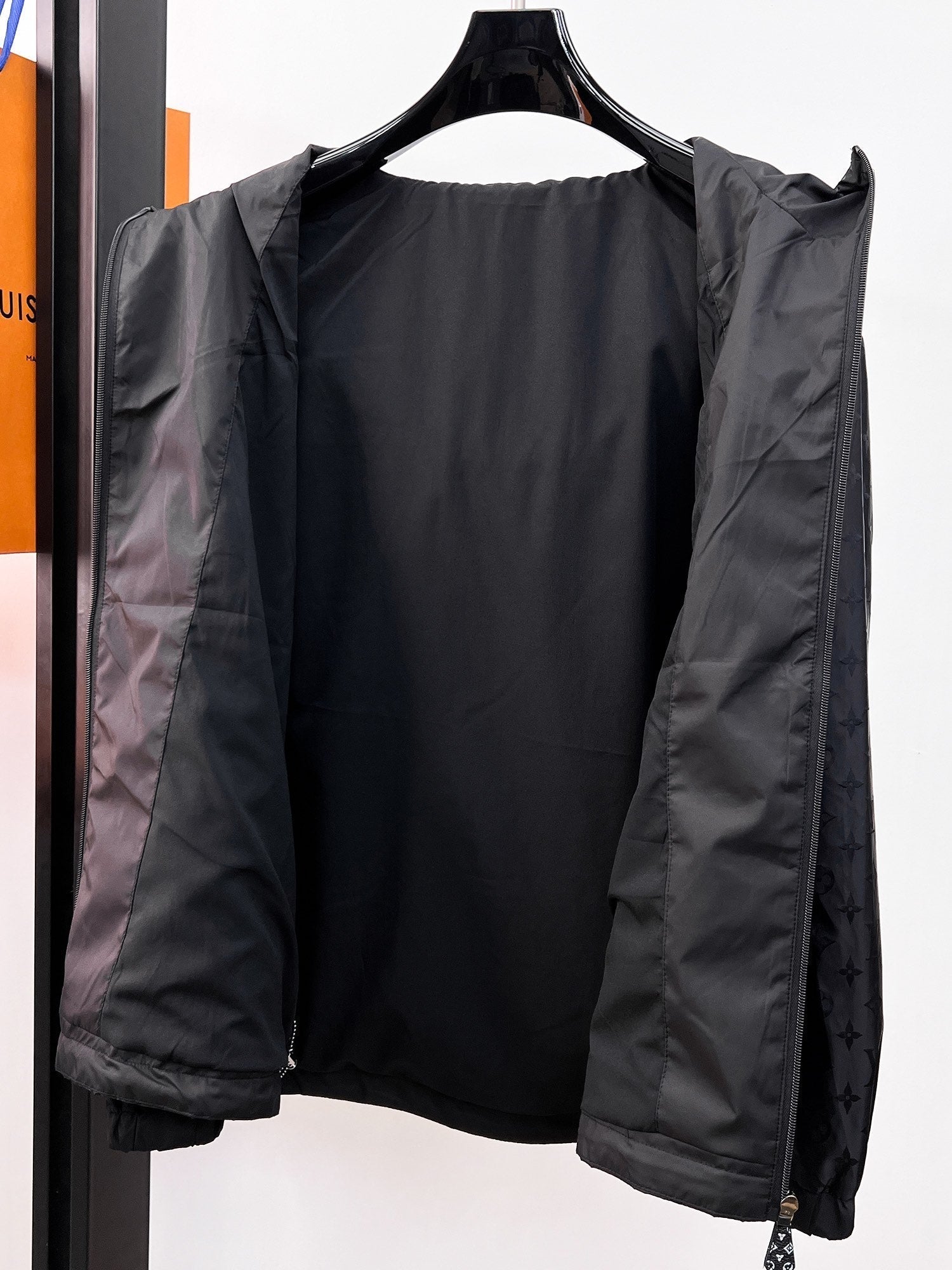 LOUIS VUITTON LV BLACK JACKET 239519