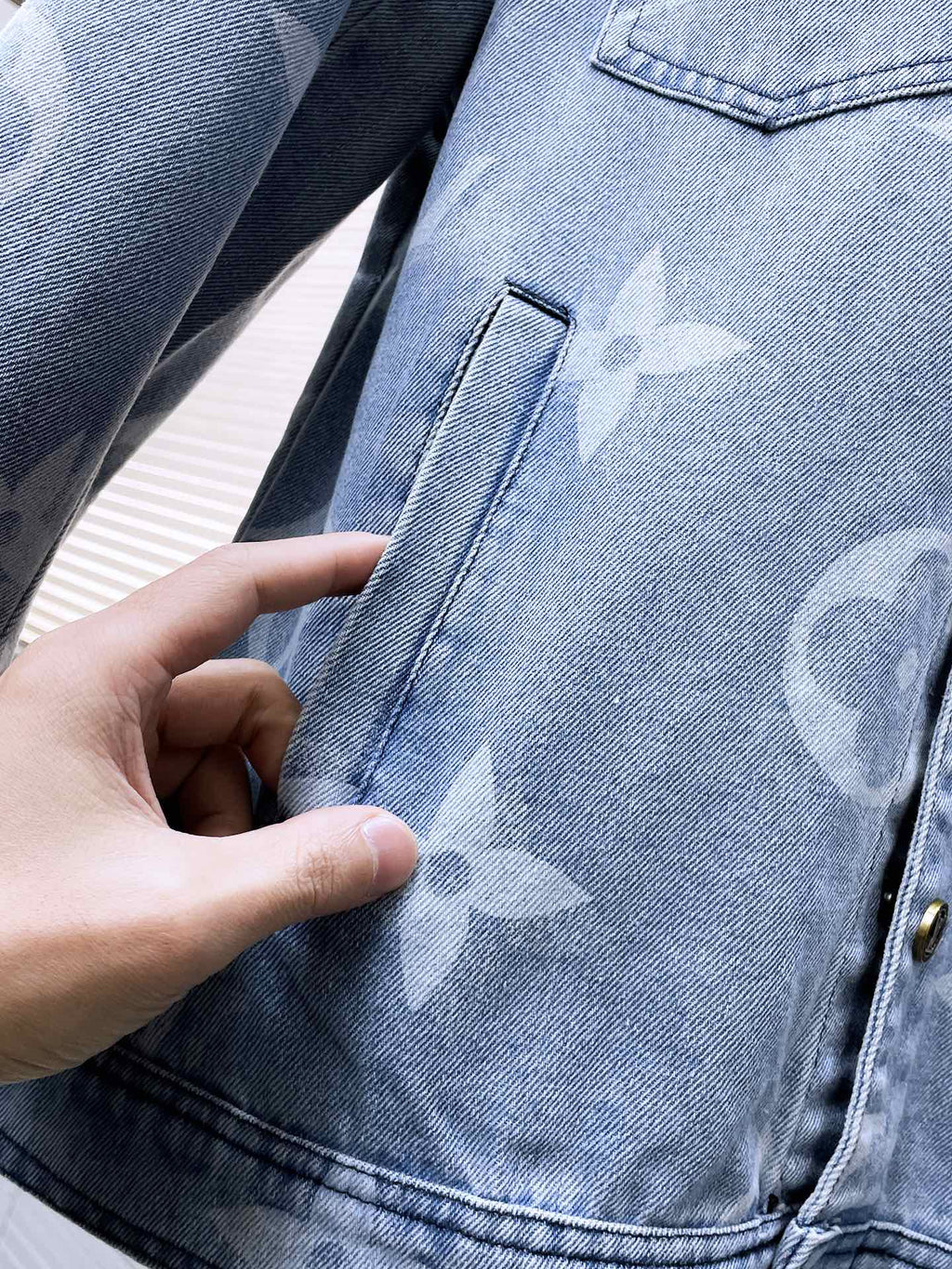 LOUIS VUITTON LV BASIC SHIRT JACKET IN LIGHT BLUE MONOGRAM DENIM 239129