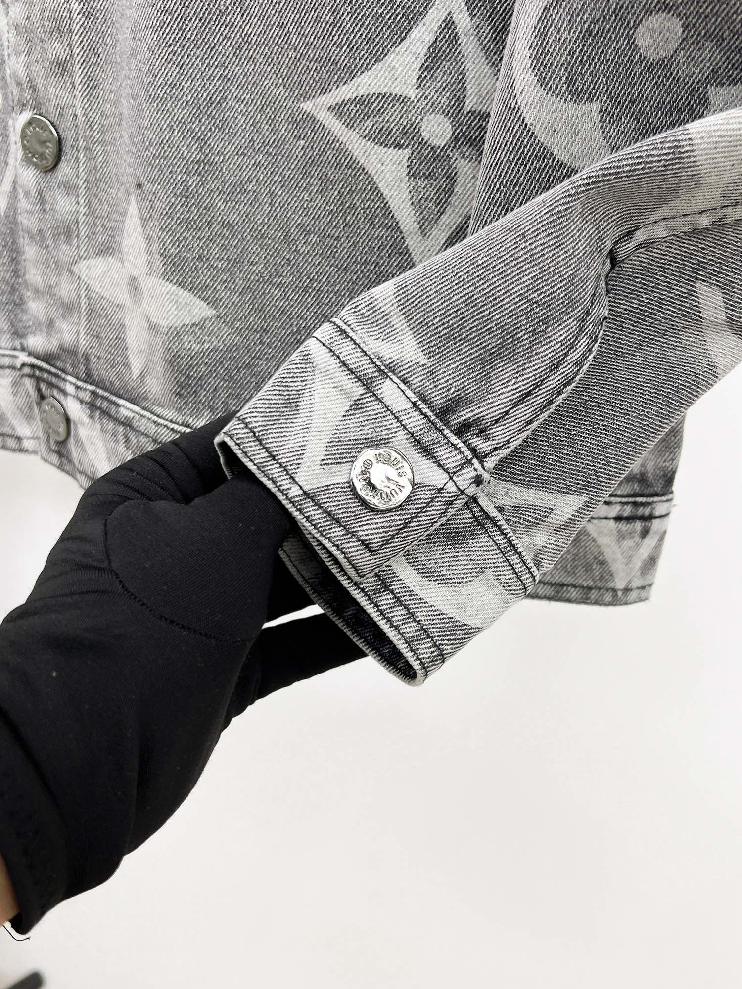 LOUIS VUITTON LV ASH GRAY MONOGRAM DENIM JACKET 239524