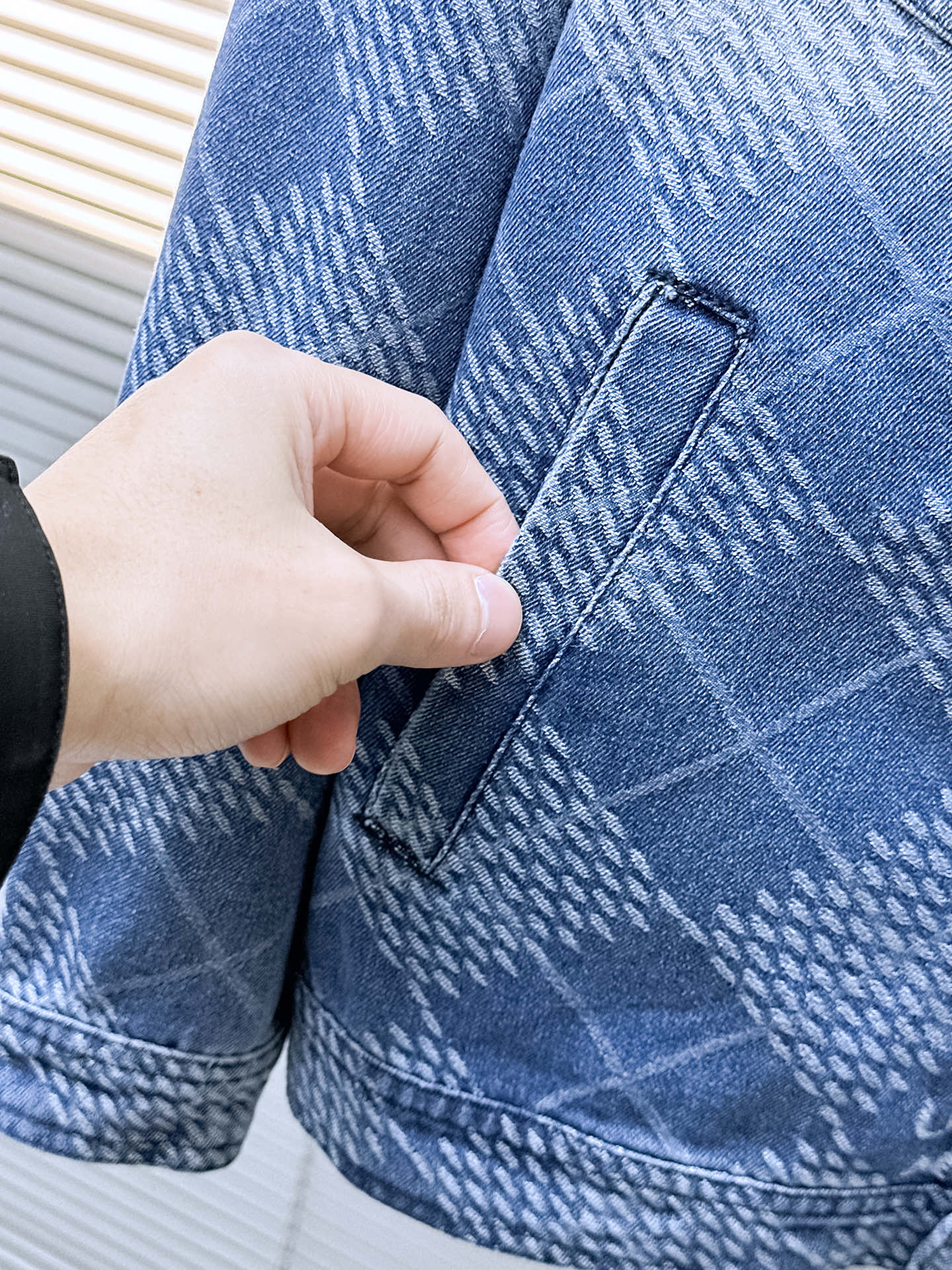 LOUIS VUITTON LV SHIRT JACKET IN BLUE DAMIER DENIM 239128