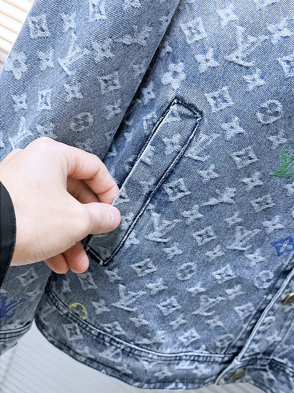 LOUIS VUITTON LV SHIRT JACKET IN LIGHT BLUE MONOGRAM CRAGGY DENIM 239125