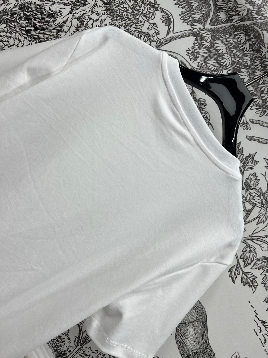 LOUIS VUITTON LV 25S SHORT SLEEVE T-SHIRT WITH EMBROIDERED LOGO 263036