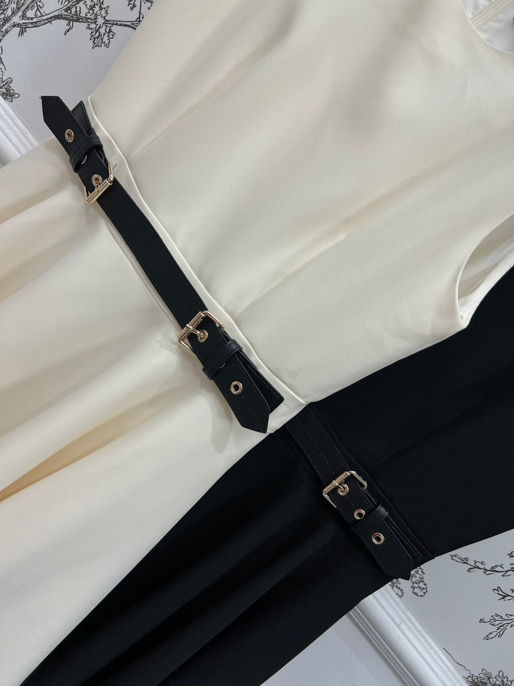 LOUIS VUITTON LV ASYMMETRICAL ELEGANT DRESS 268380