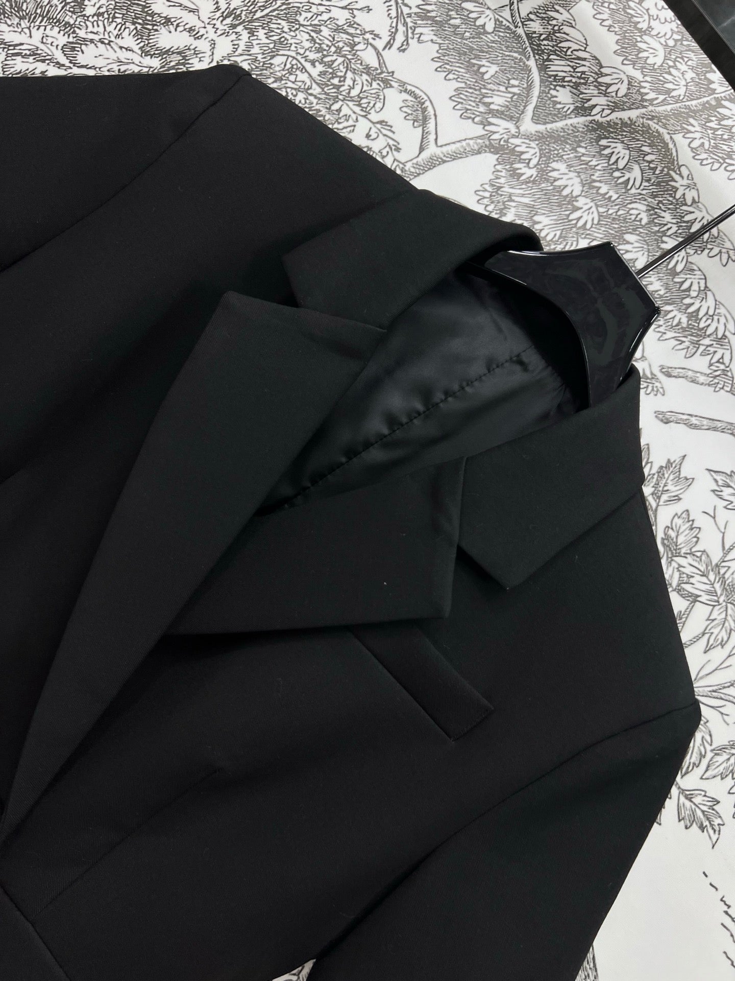 LOUIS VUITTON LV SHORT-SLEEVE BLAZER DRESS 274529