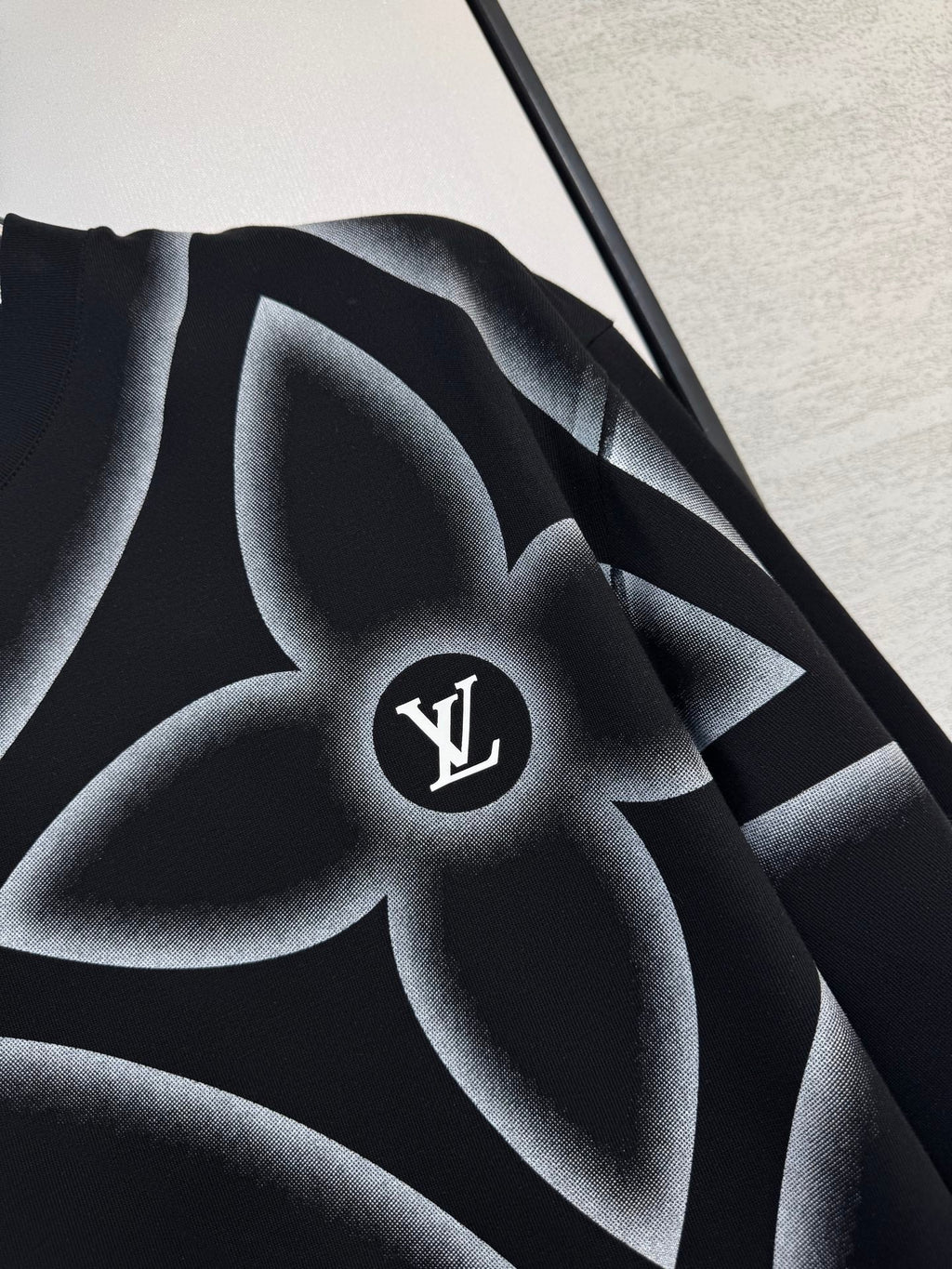 LOUIS VUITTON LV BLACK COTTON T-SHIRT 238913