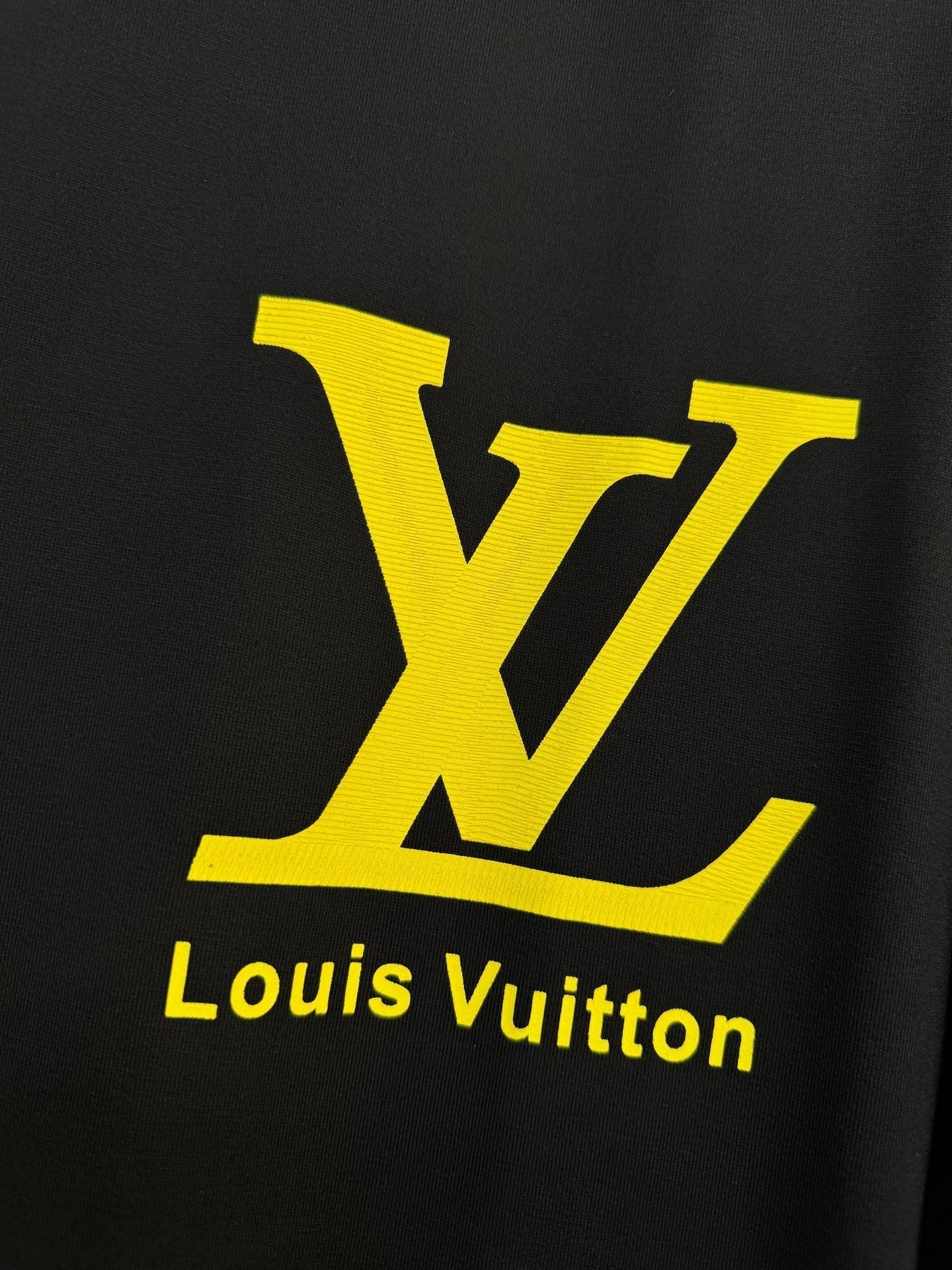 LOUIS VUITTON LV BLACK COTTON T-SHIRT YELLOW LOGO 238915