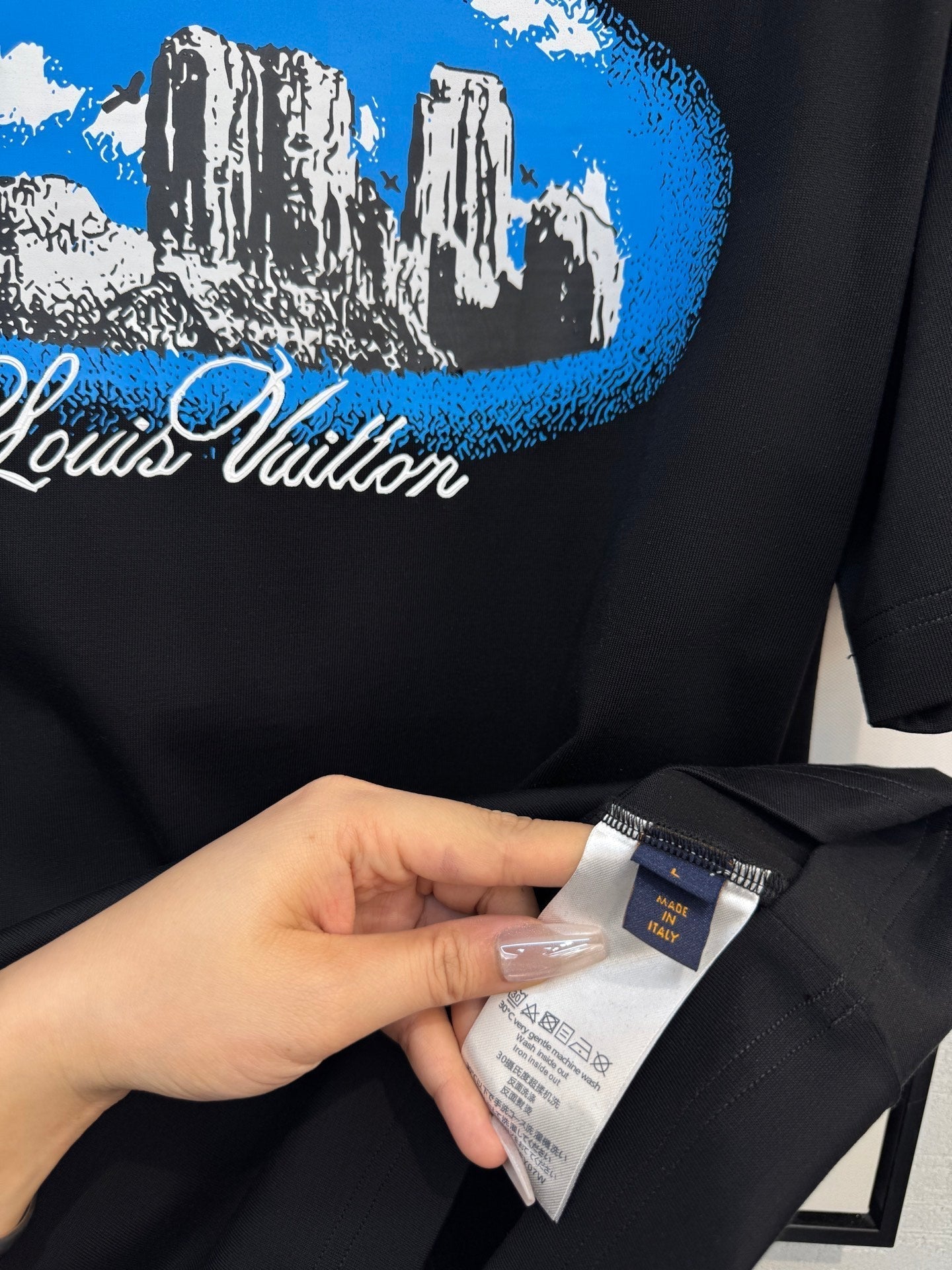LOUIS VUITTON LV BLACK COTTON T-SHIRT 238919
