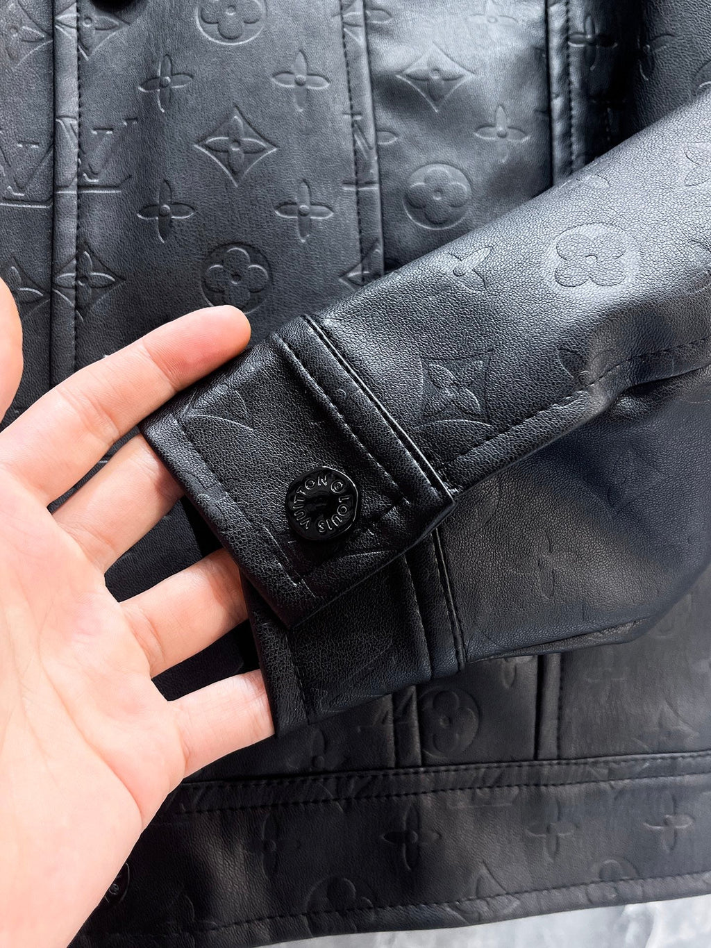 LOUIS VUITTON LV BLACK CALFSKIN JACKET 239566