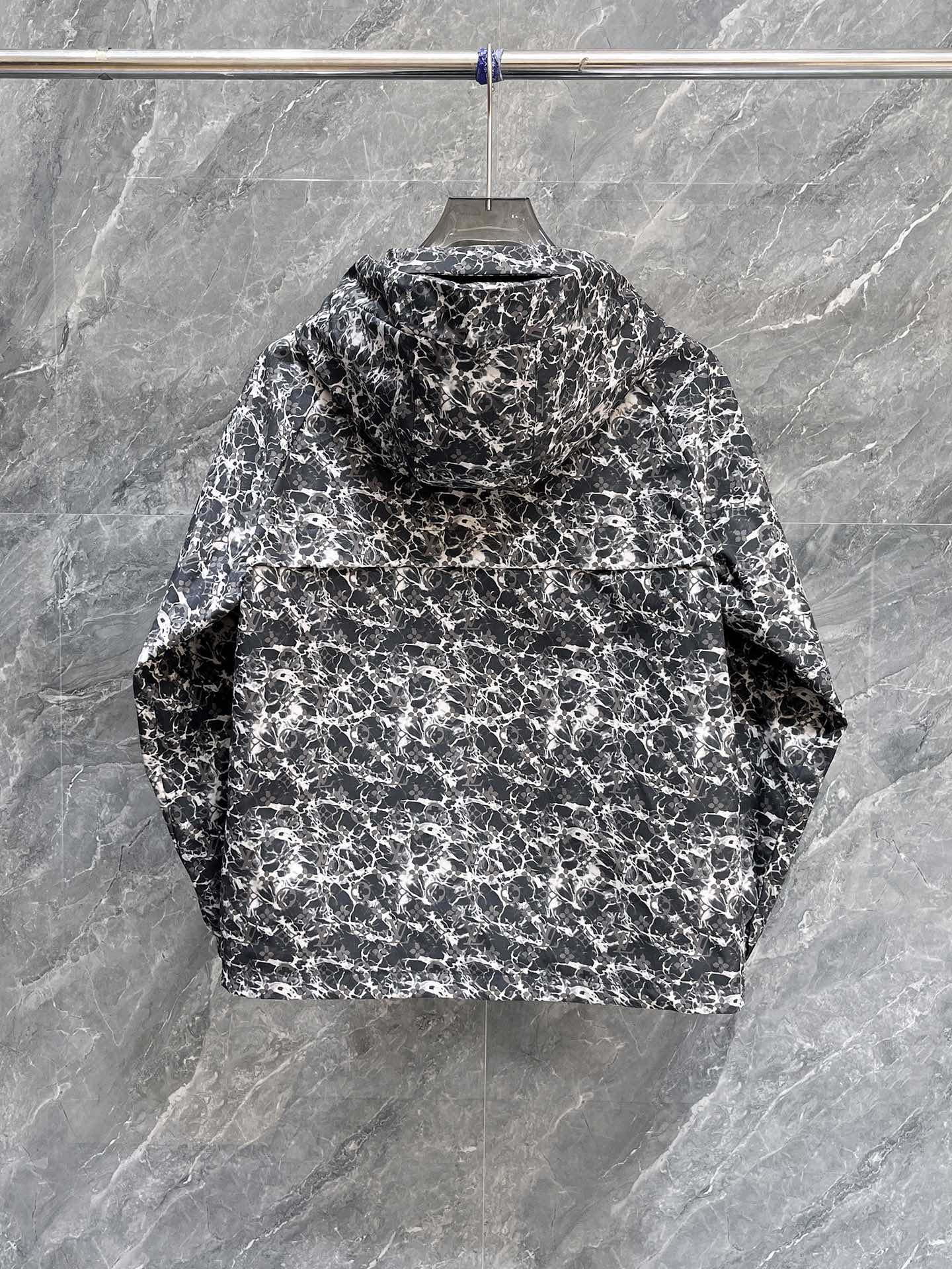 LOUIS VUITTON LV BLACK MIX WHITE MONOGRAM JACKET 239557