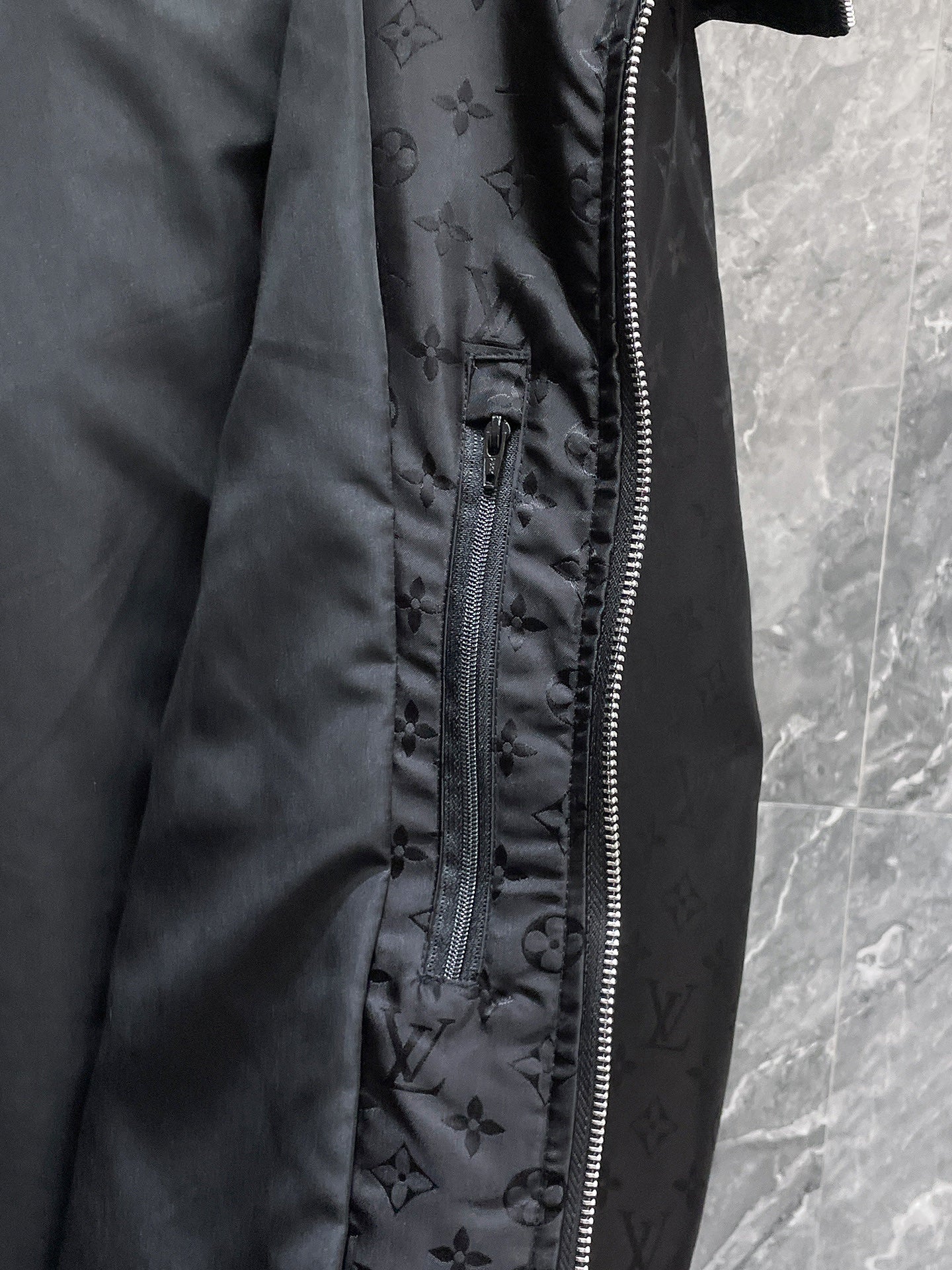 LOUIS VUITTON LV BLACK JACKET 239567