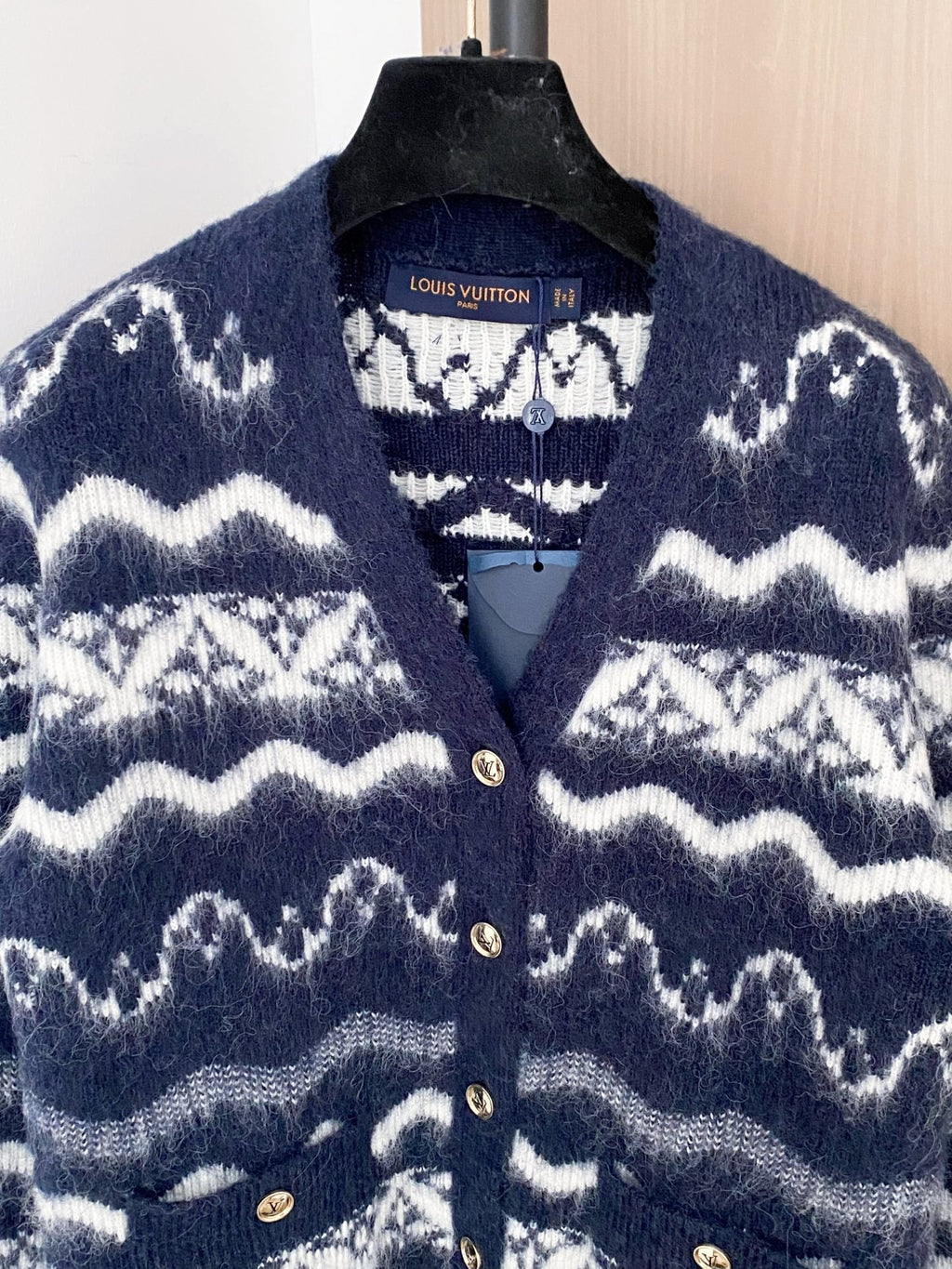 LOUIS VUITTON LV 25S V-NECK CARDIGAN 0057