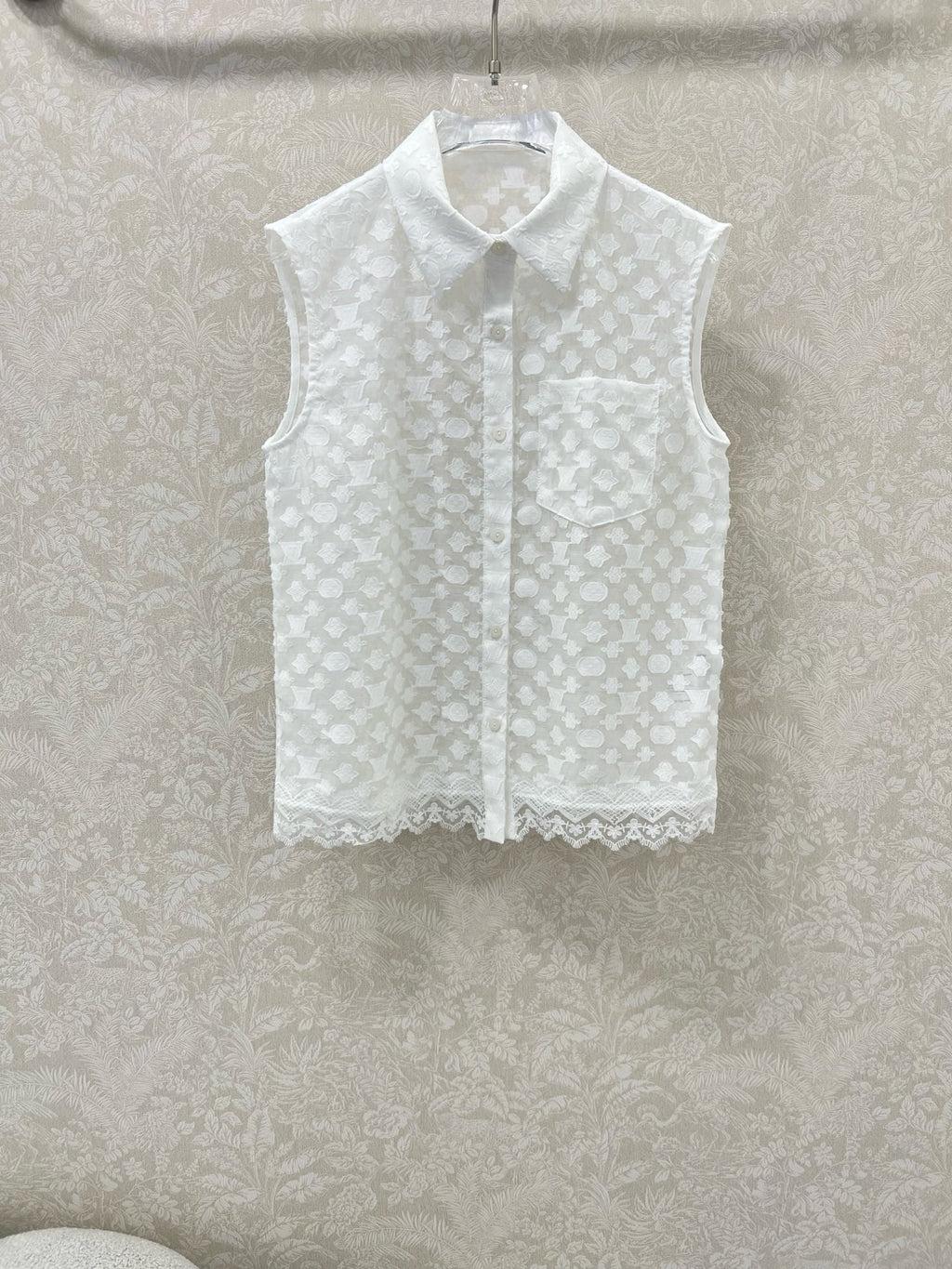 LOUIS VUITTON LV SLEEVELESS TOP WITH SCALLOPED LACE HEM 263195