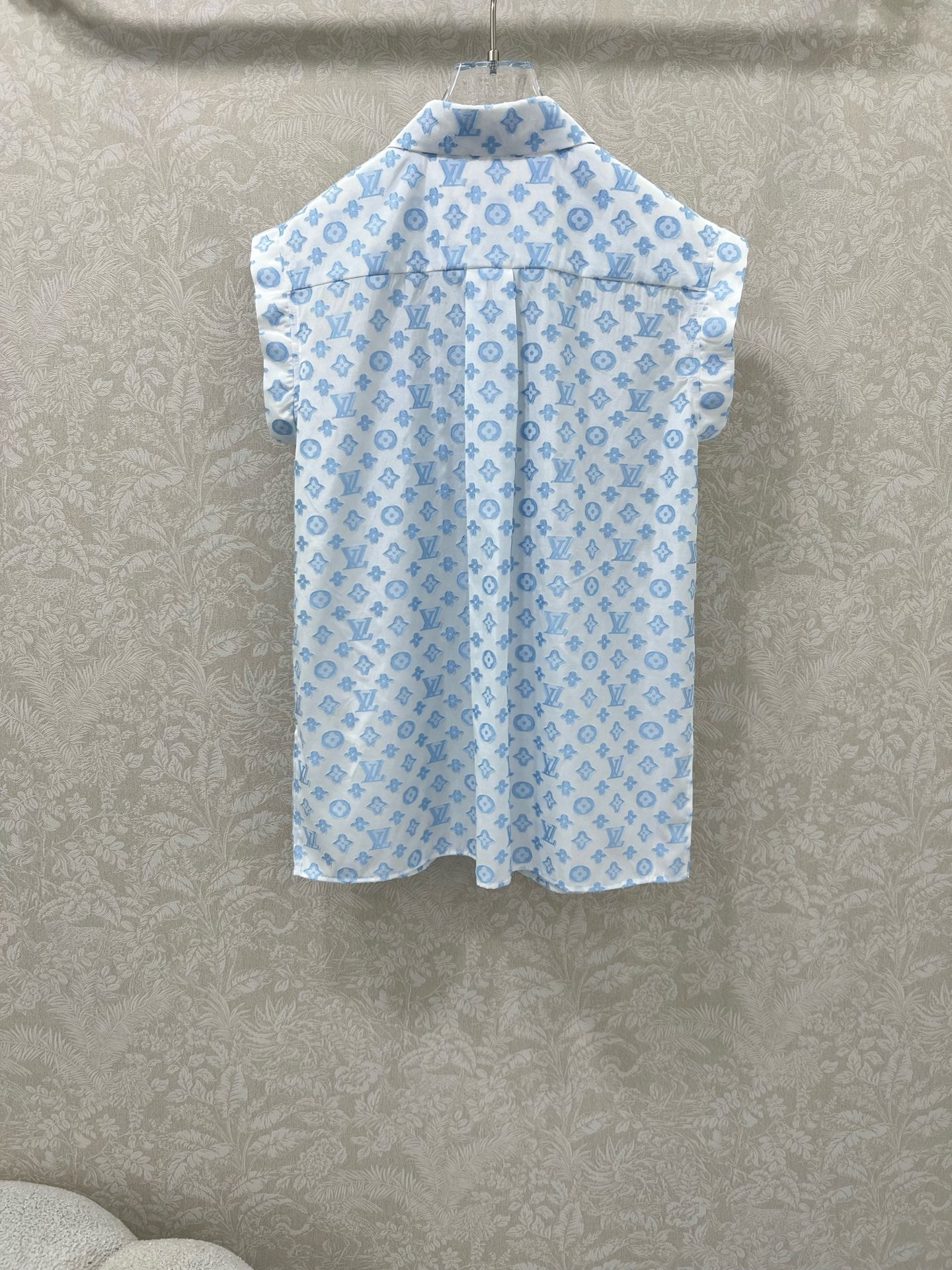 LOUIS VUITTON LV SLEEVELESS LOGO PRINT TOP 269949