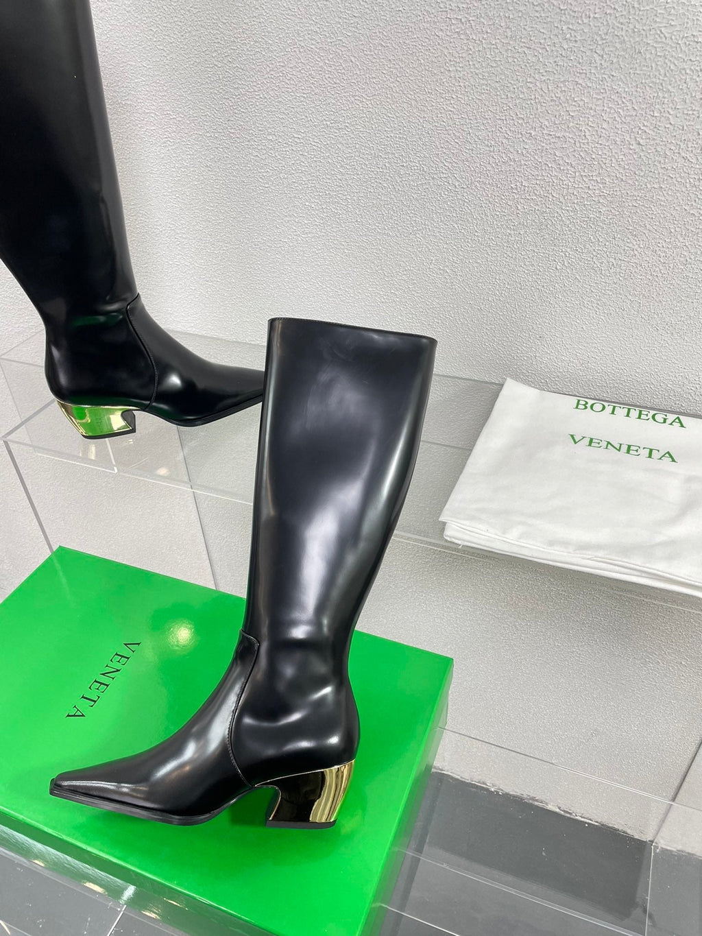 BOTTEGA VENETA TEX HIGH BOOT IN BLACK PATENT CALFSKIN
