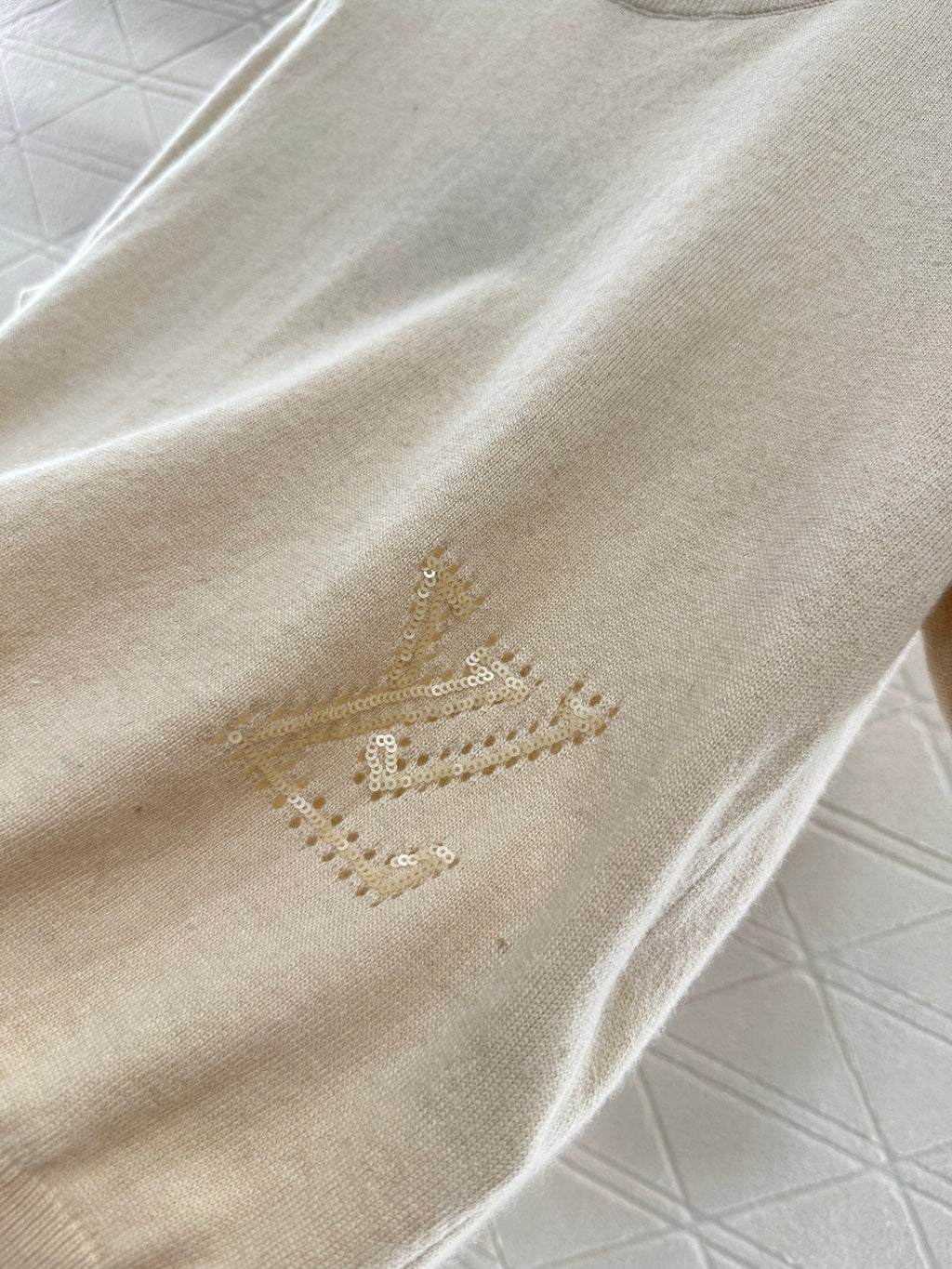 LOUIS VUITTON LV CREW NECK TOP WITH EMBROIDERED TEXT 272305