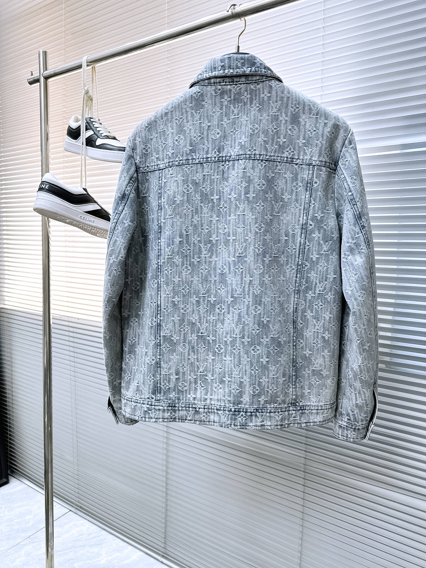 LOUIS VUITTON LV SHIRT JACKET IN WHITE BLUE MONOGRAM DENIM 239126