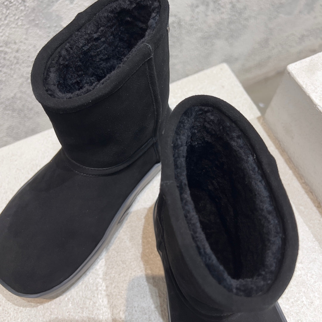 BOTTEGA VENETA SNAP ANKLE BOOT IN BLACK SUEDE AND SHEARLING LINING