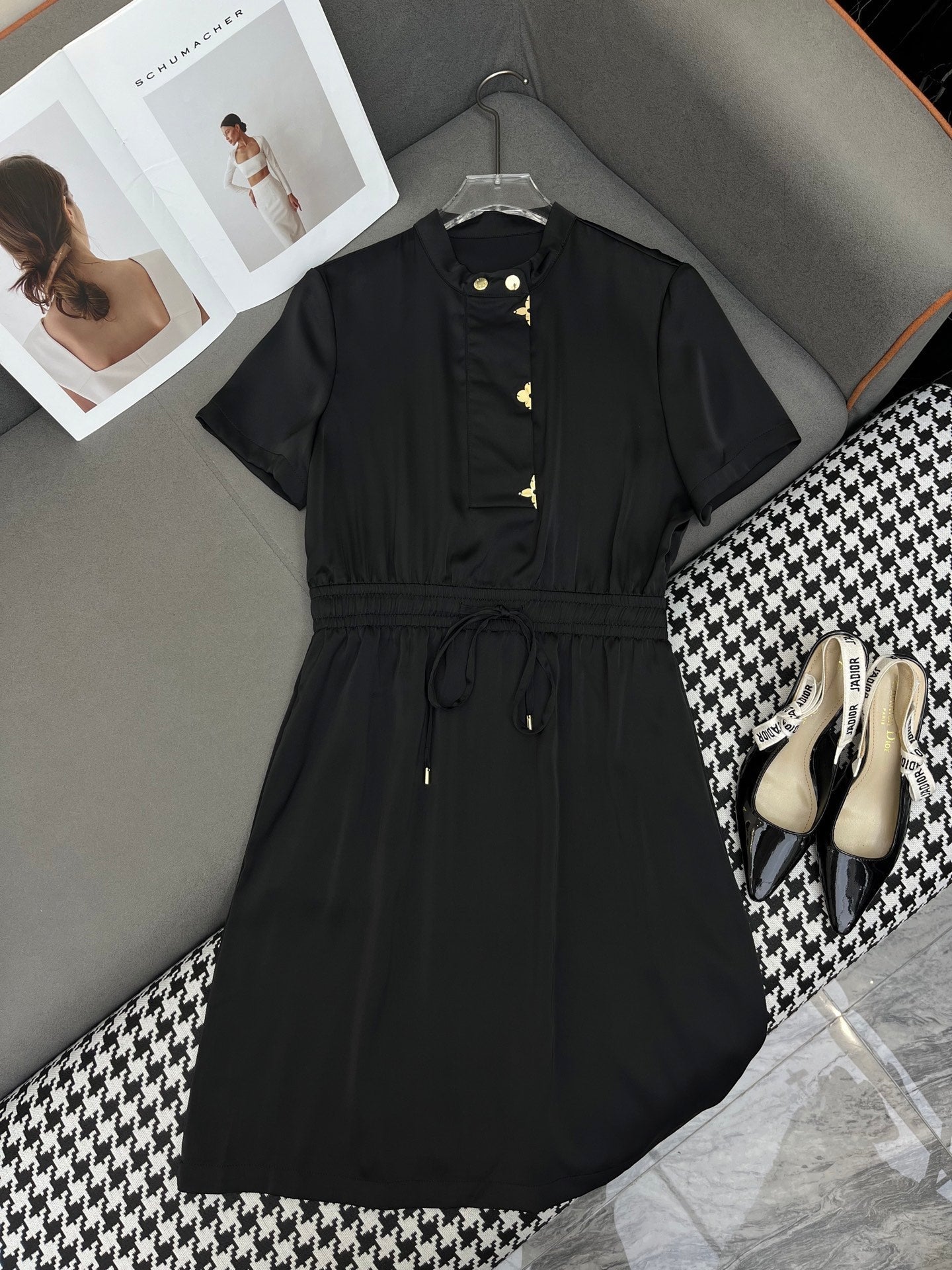 LOUIS VUITTON ROUND-NECK SHORT-SLEEVE DRESS 253297