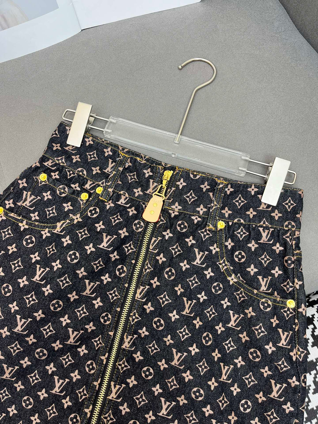 LOUIS VUITTON LV NEW STYLE DENIM SKIRT WITH FRONT CENTER ZIPPER 269062