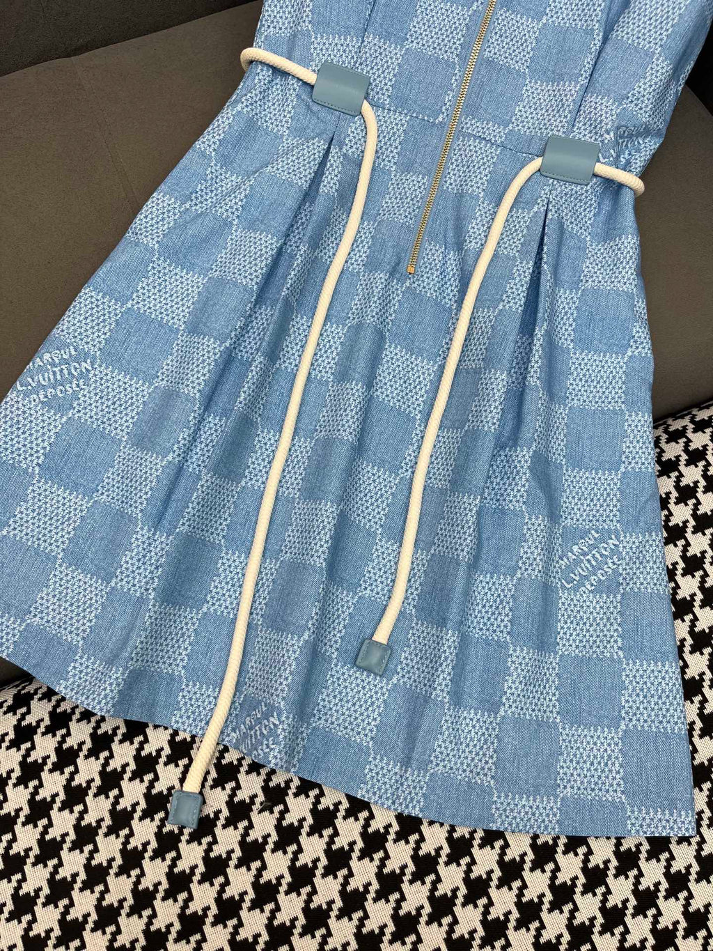 LOUIS VUITTON LV FRONT ZIP SLEEVELESS DRESS BLUE 25S IN POLYESTER 266638