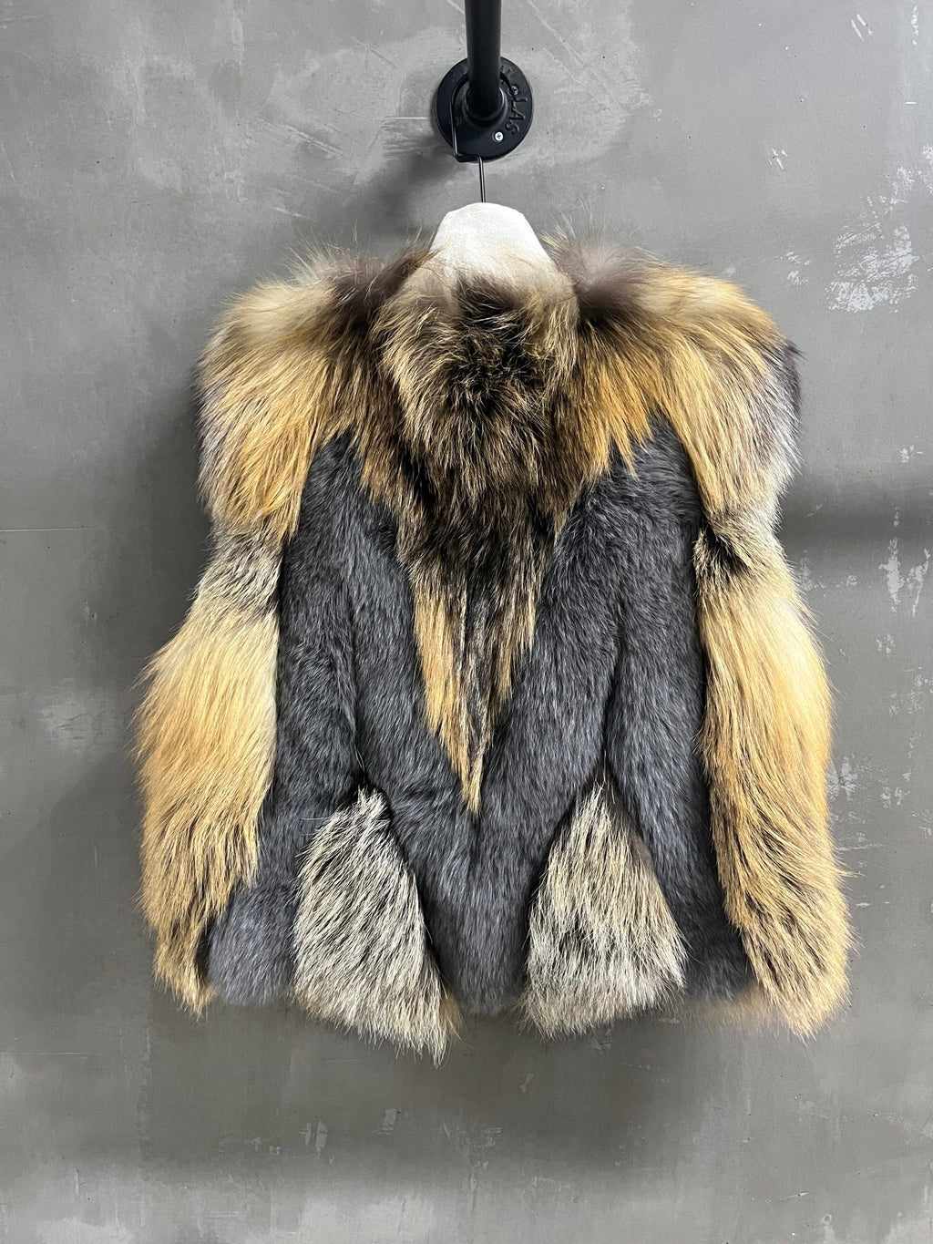 LOUIS VUITTON LV 25S FUR VEST 0059