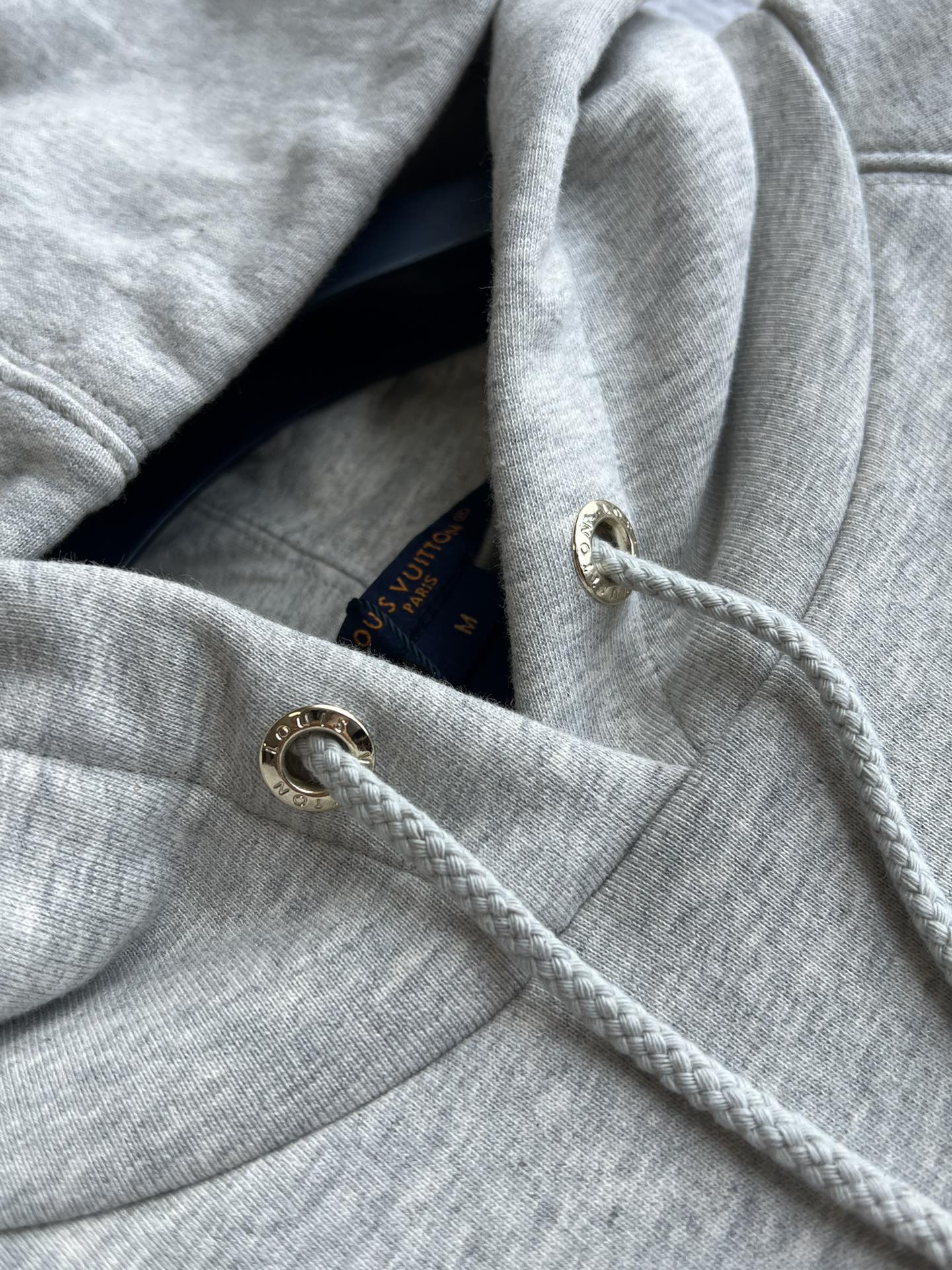 LOUIS VUITTON LOUIS VUITTON HOODED SWEATSHIRT WITH RHINESTONES 275688